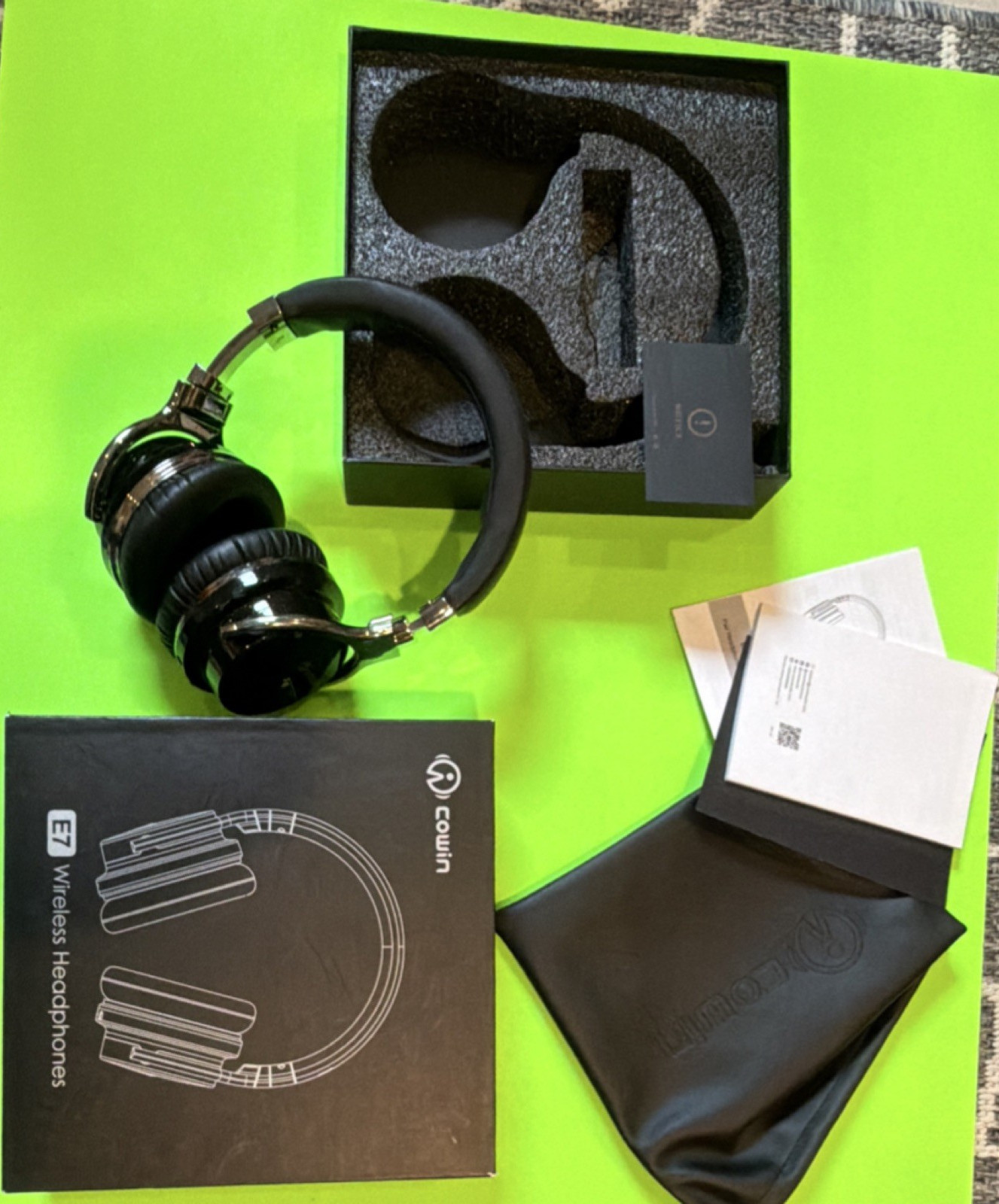 Cowin E7 Bluetooth Wireless Over-Ear Headphones Built-In Mic 40mm Black