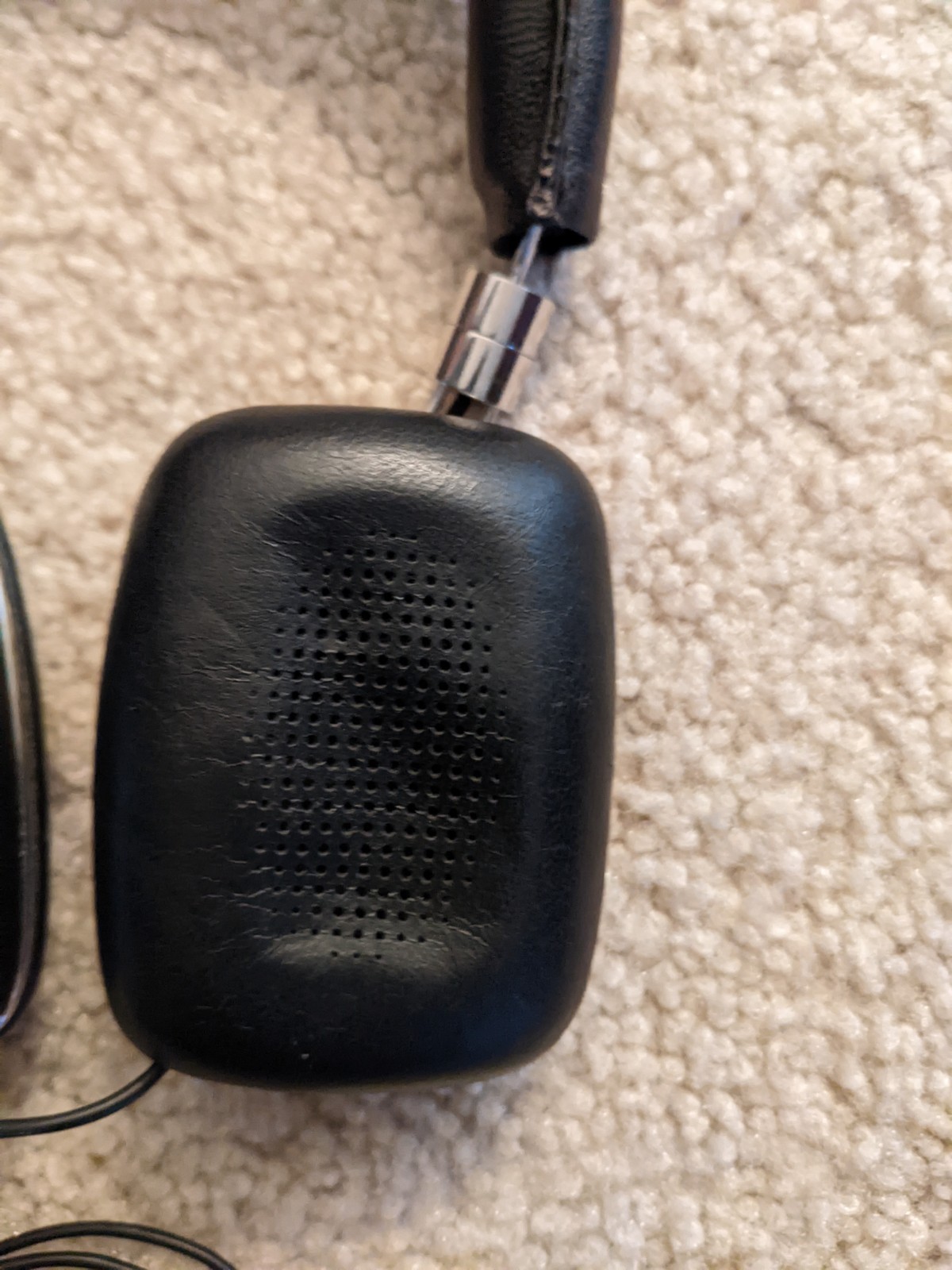 Bowers & Wilkins P5 Wired Headphones: Black And Silver. Pre-owned. Tested, Works