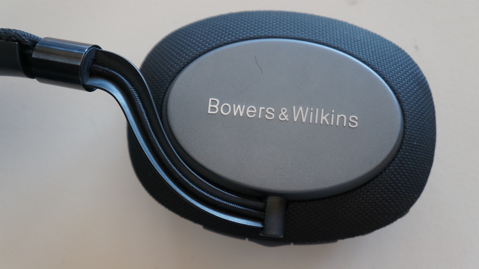 Bowers & Wilkins Headphones PX – Good working.