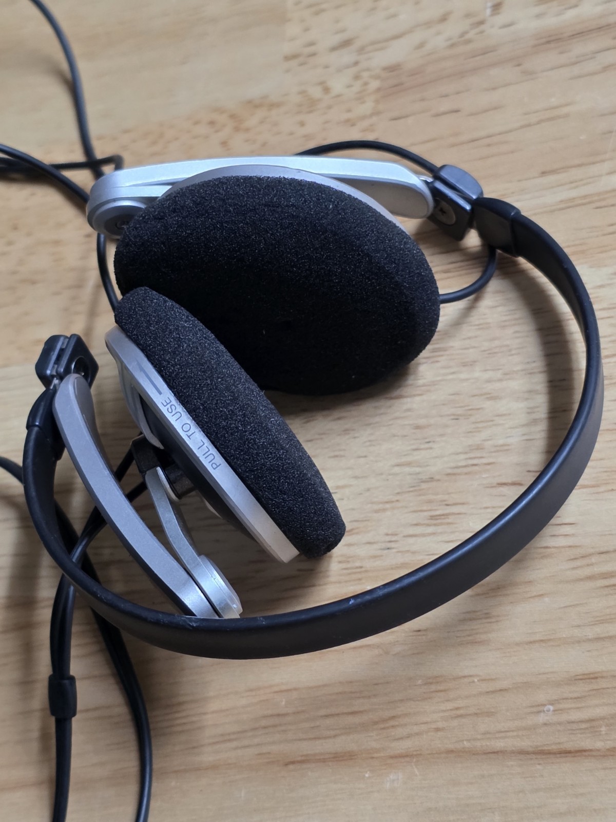 Genuine Vintage Sony MDR-710 Wired Foldable Headphones ** TESTED And WORKS **