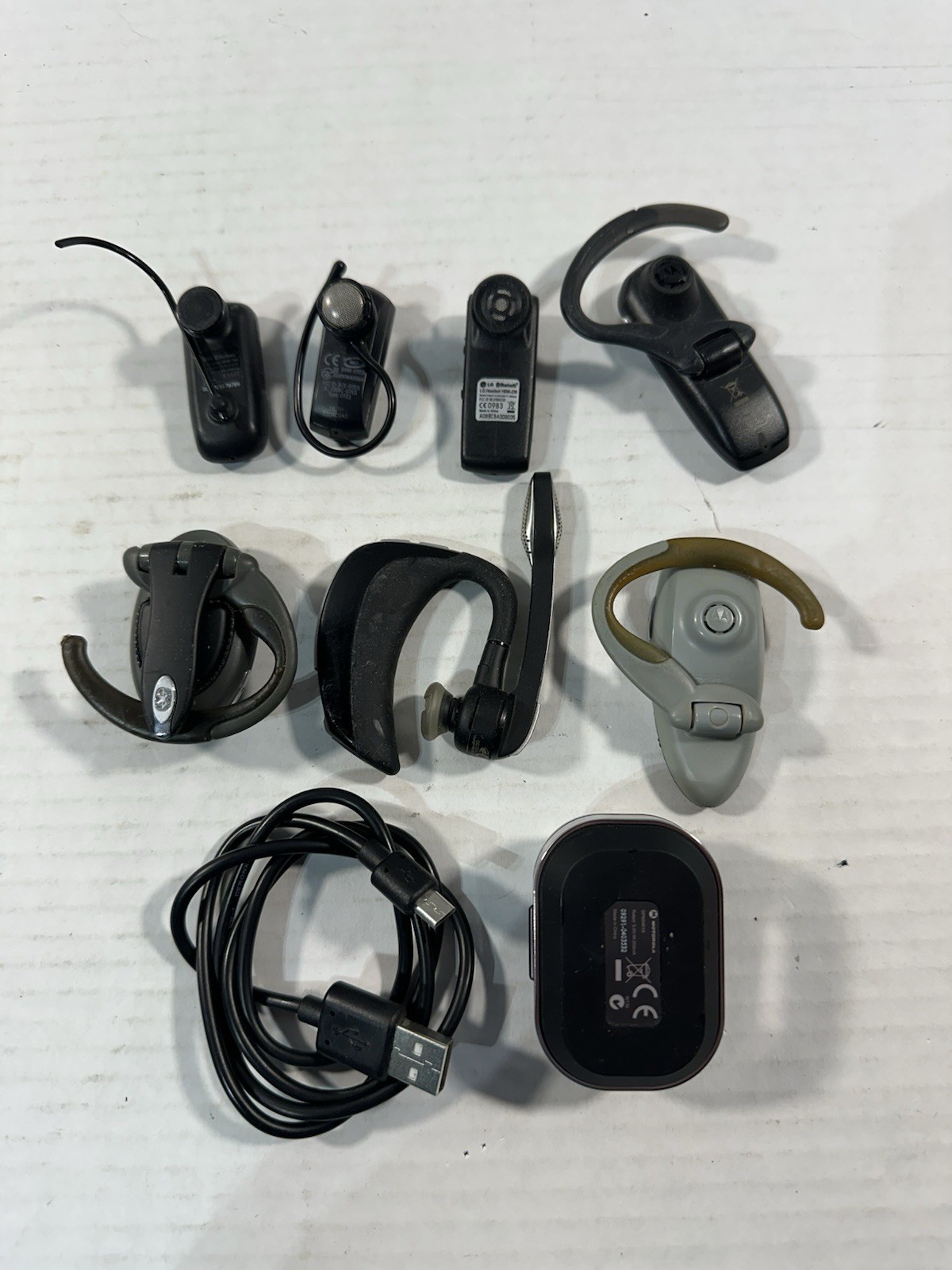 Used Bluetooth Earpiece Mixed Brands LG, Motorola, Verizon Lot of 7 Not Tested
