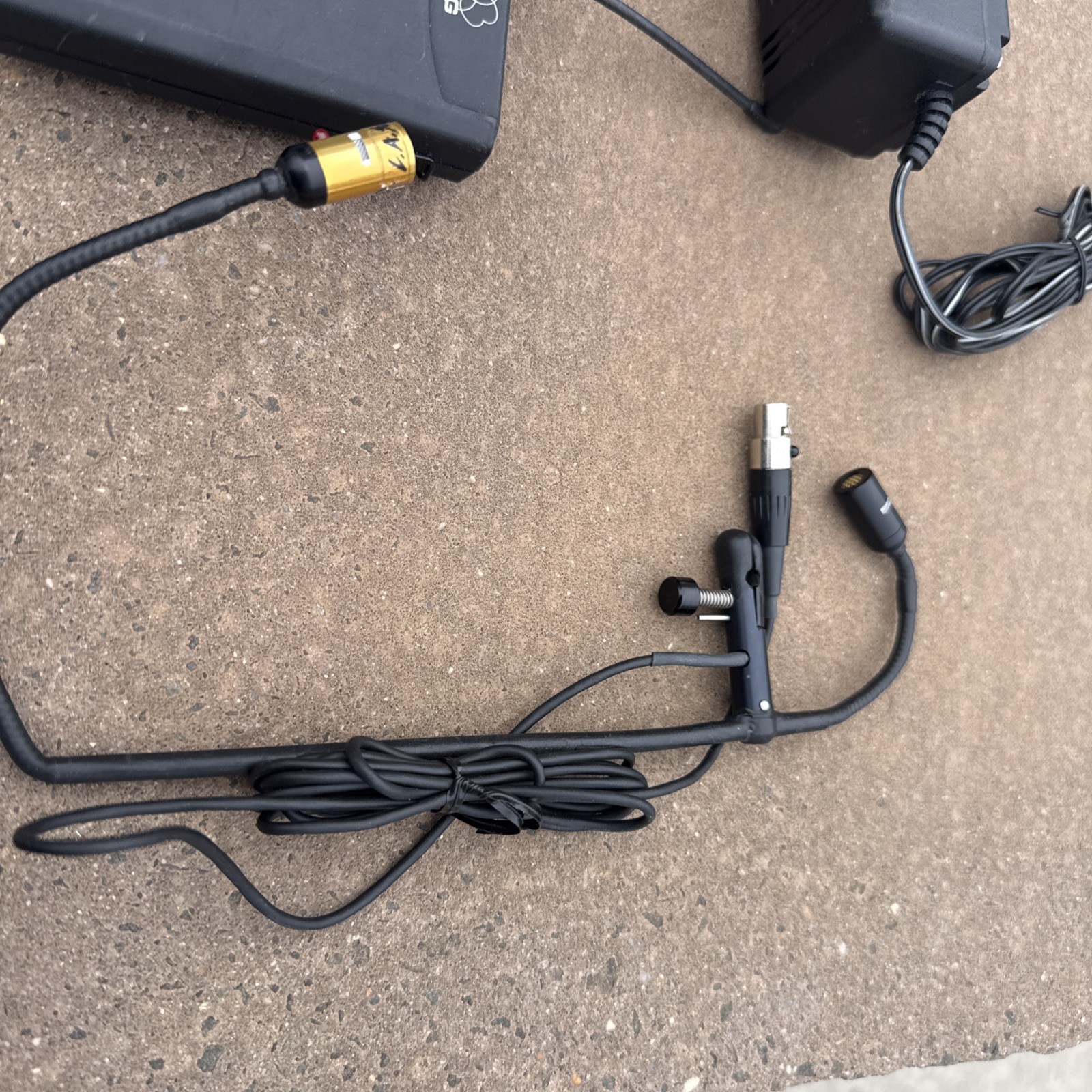 AKG K240 Studio Headphones UHF SR 40 Microphone Charger Transmitter Lot