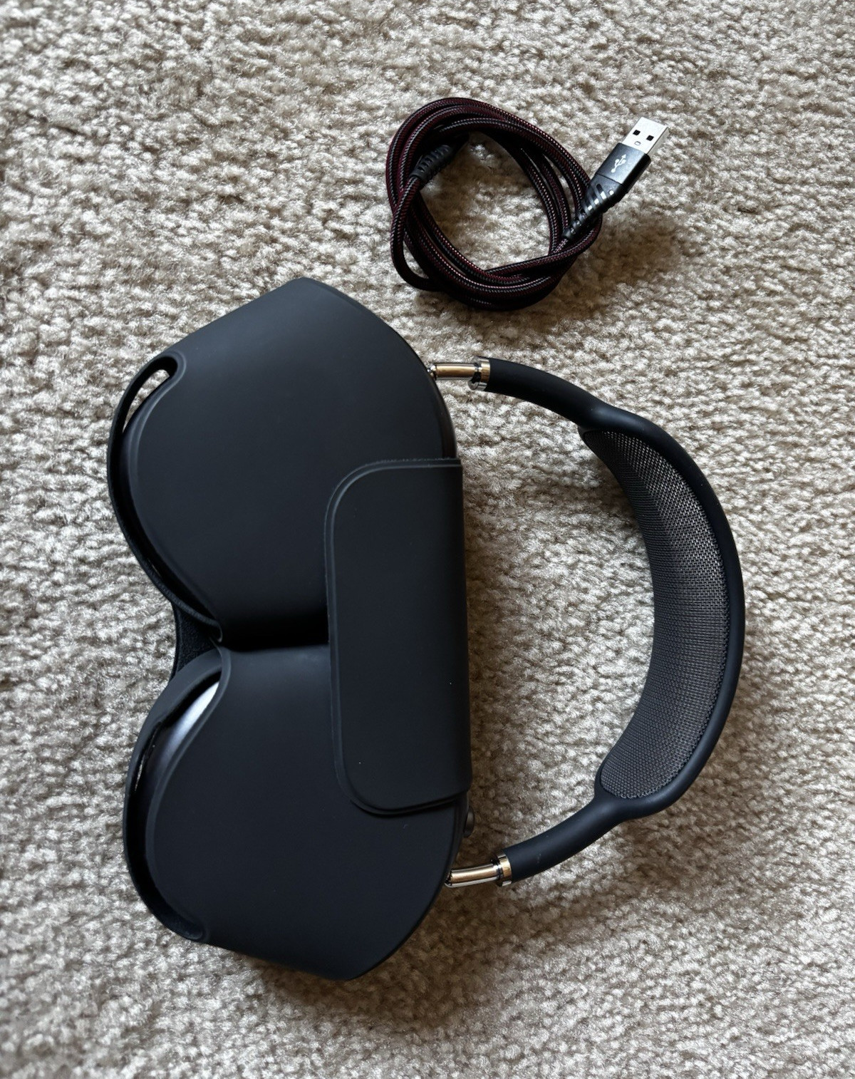 Apple AirPods Max Black Bluetooth Wireless Over-Ear ANC w/ Case & Cable