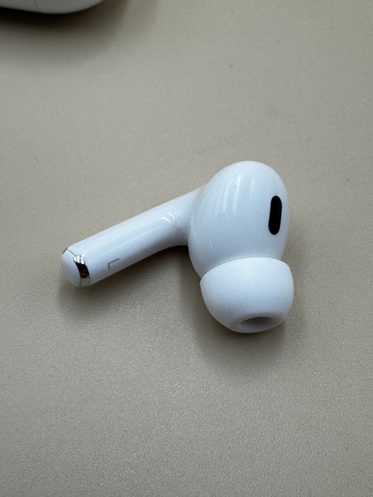Apple AirPods Pro (2nd gen) (2023) White (with USB-C Case) MTJV3LL/A PC1711932