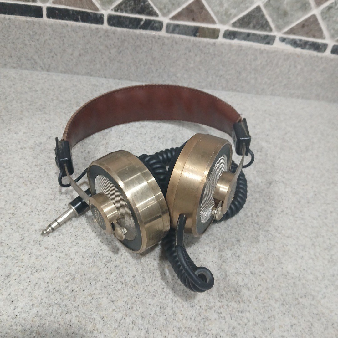 Teac HP-100 Brown 8 Ohm Lightweight Classic Headband Dynamic Stereo Headphones