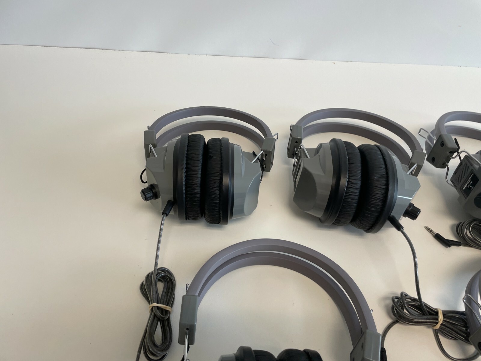 PP9: Lot of 5 Hamilton Buhl SC-7V Schoolmate Deluxe Headphones