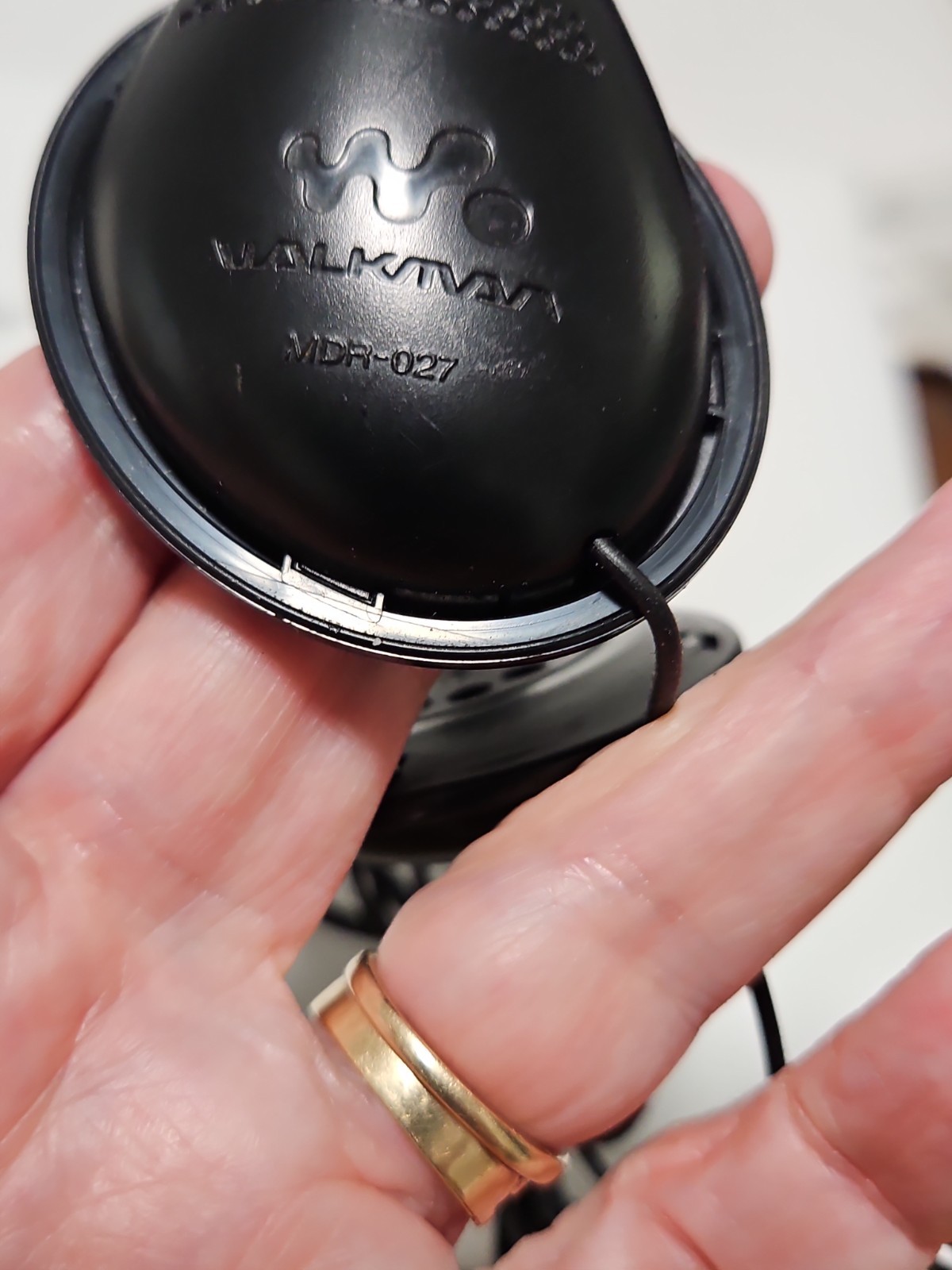 Sony Walkman MDR-027 On-Ear Headphones Black Wired Portable Audio Black Vintage