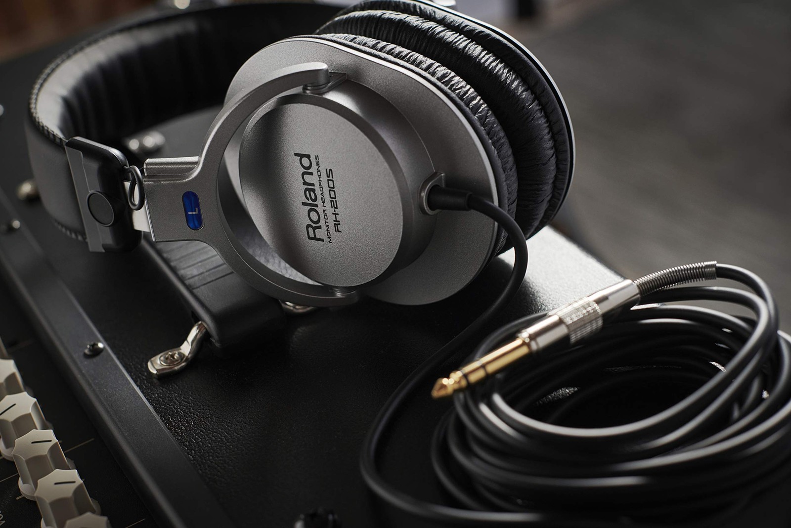 Roland RH-200S Monitor Headphones Silver 3.4m Cable Length Studio Monitoring