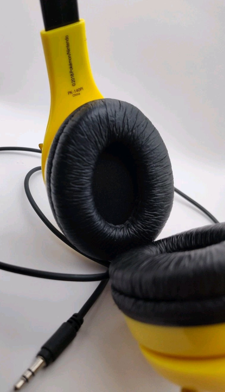 2018 Pokemon Pikachu Kids Wired Headphones Volume Control PK-140 Tested Works