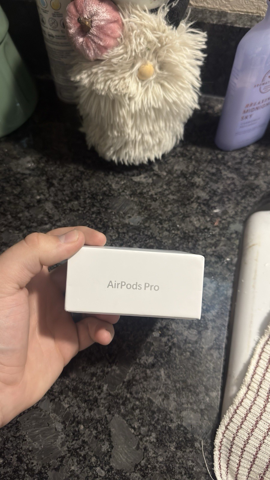 Apple AirPods Pro 3 Wireless In-Ear Bluetooth Earbuds w/ Charging Case White