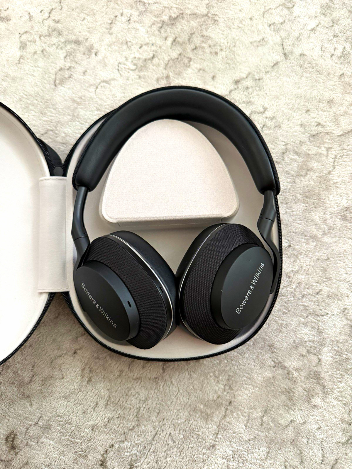Bowers & Wilkins PX7 Bluetooth USB-C Over-Ear Headband Headphones Black Case