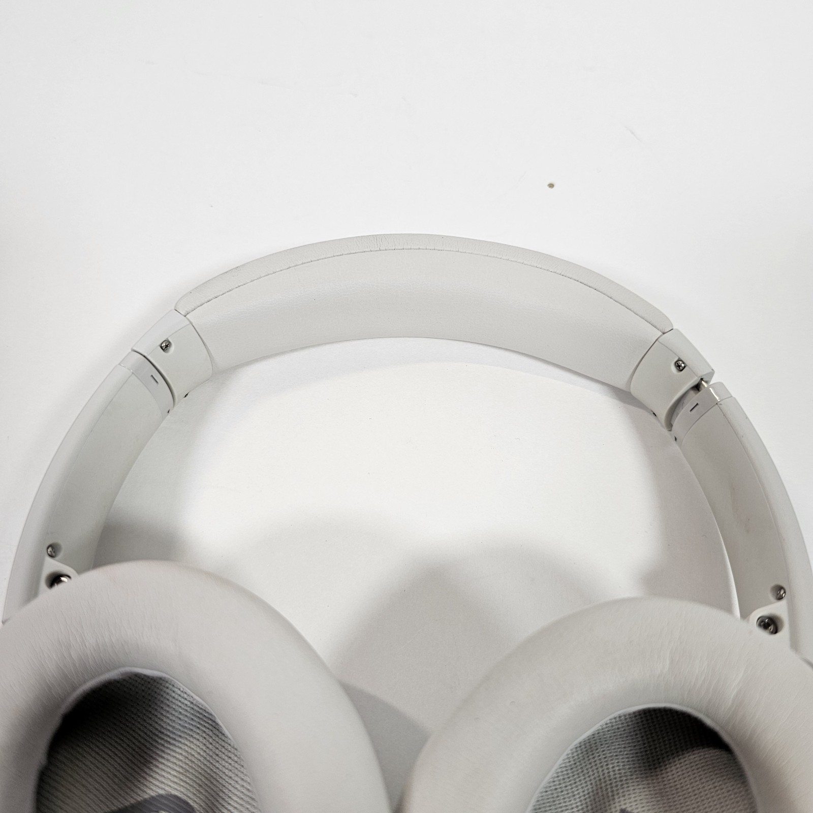 Bose Headphones QuietComfort 45 Bluetooth Wireless Noise Cancelling Smoke White