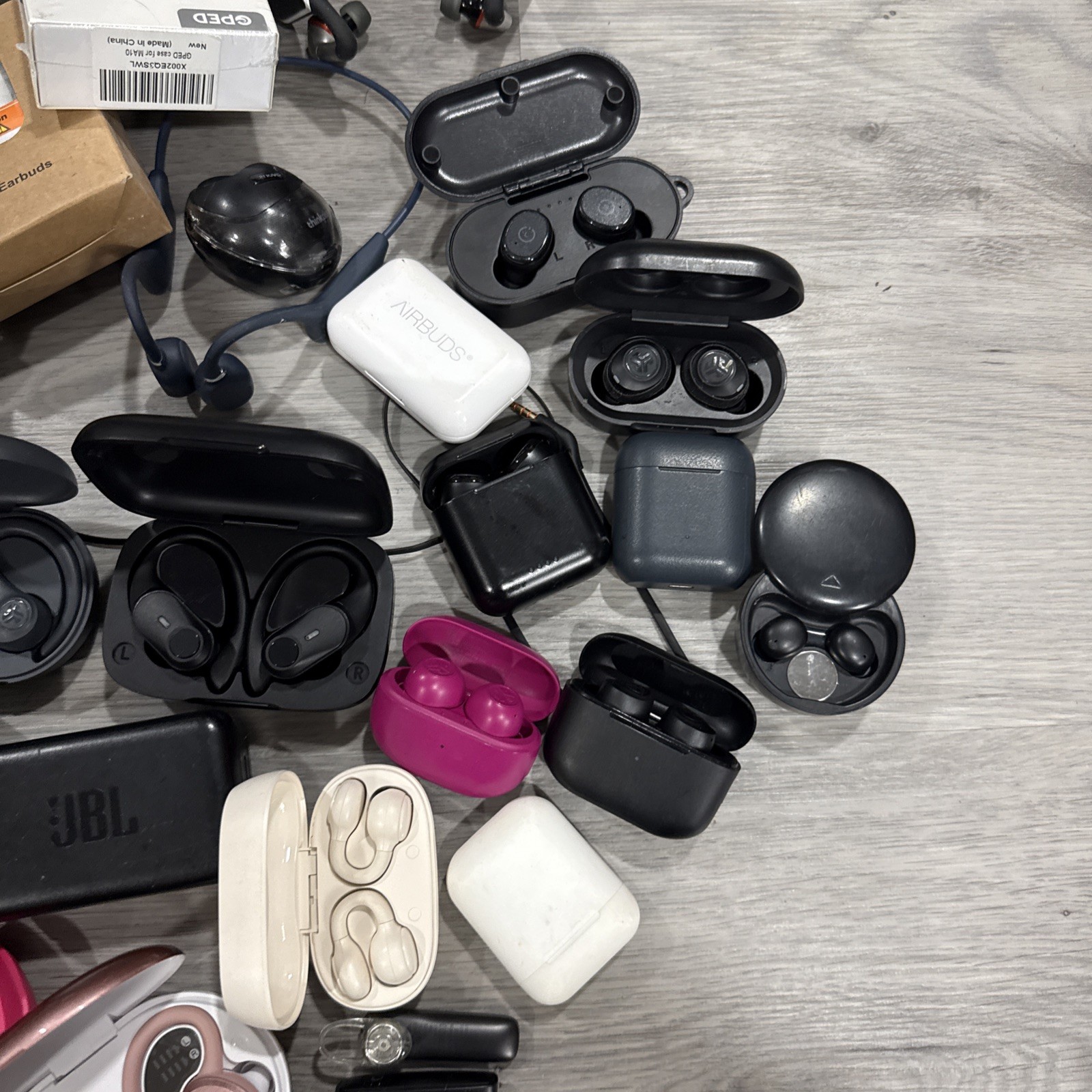 LOT OF HEADPHONES,EARBUDS MUSIC, WIRED Wireless Ect (UNTESTED) AS IS⚠️
