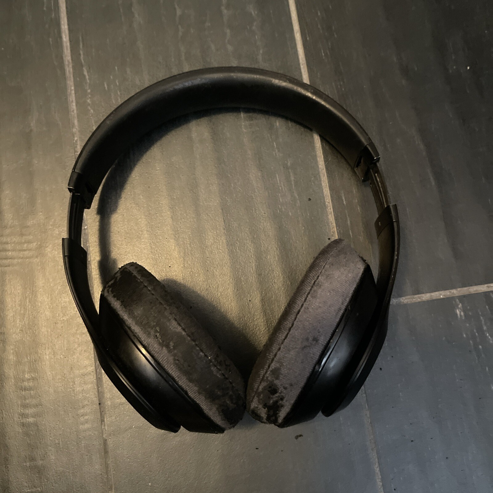 Beats by Dr. Dre Studio 2.0 Wireless Over the Ear Headphones No Power