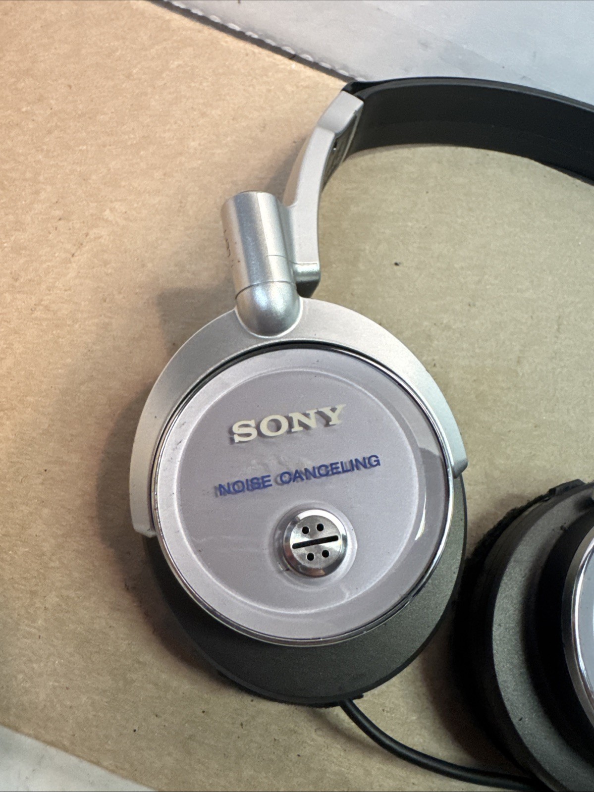 Sony MDR-NC6 Active Noise Cancelling Headphones Over-Ear : Needs New Ear Pads