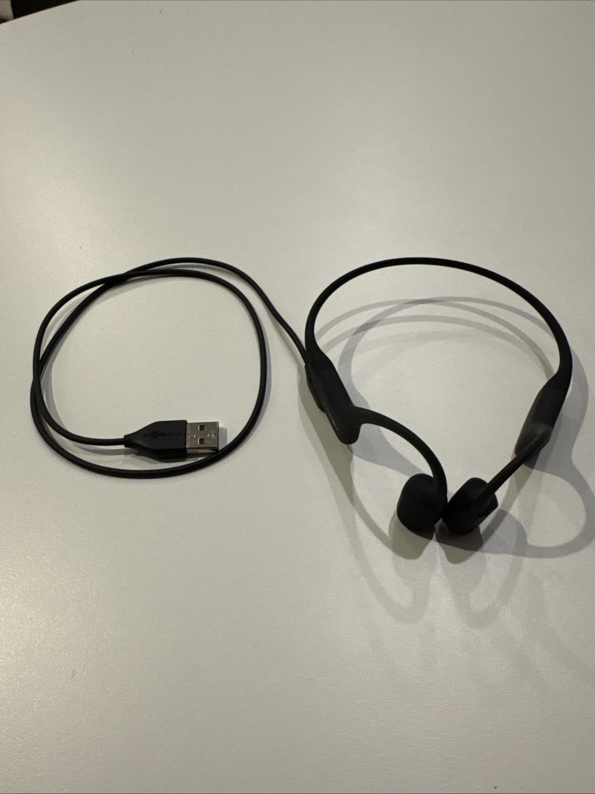 Shokz Open Run Wireless Bone Conduction Sport Headphones with Built-In Mic Black
