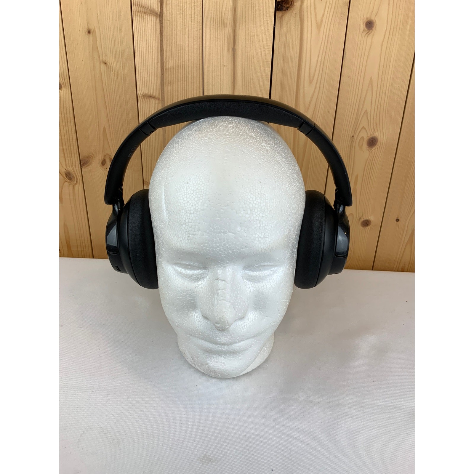 Brookstone Acoustic Pro Wireless Volt Metered Bluetooth