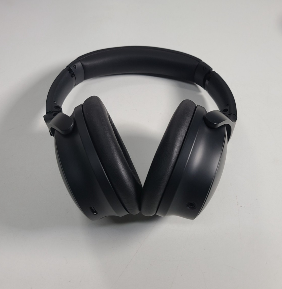 Bose QuietComfort Headphones- Black *BROWN BOX
