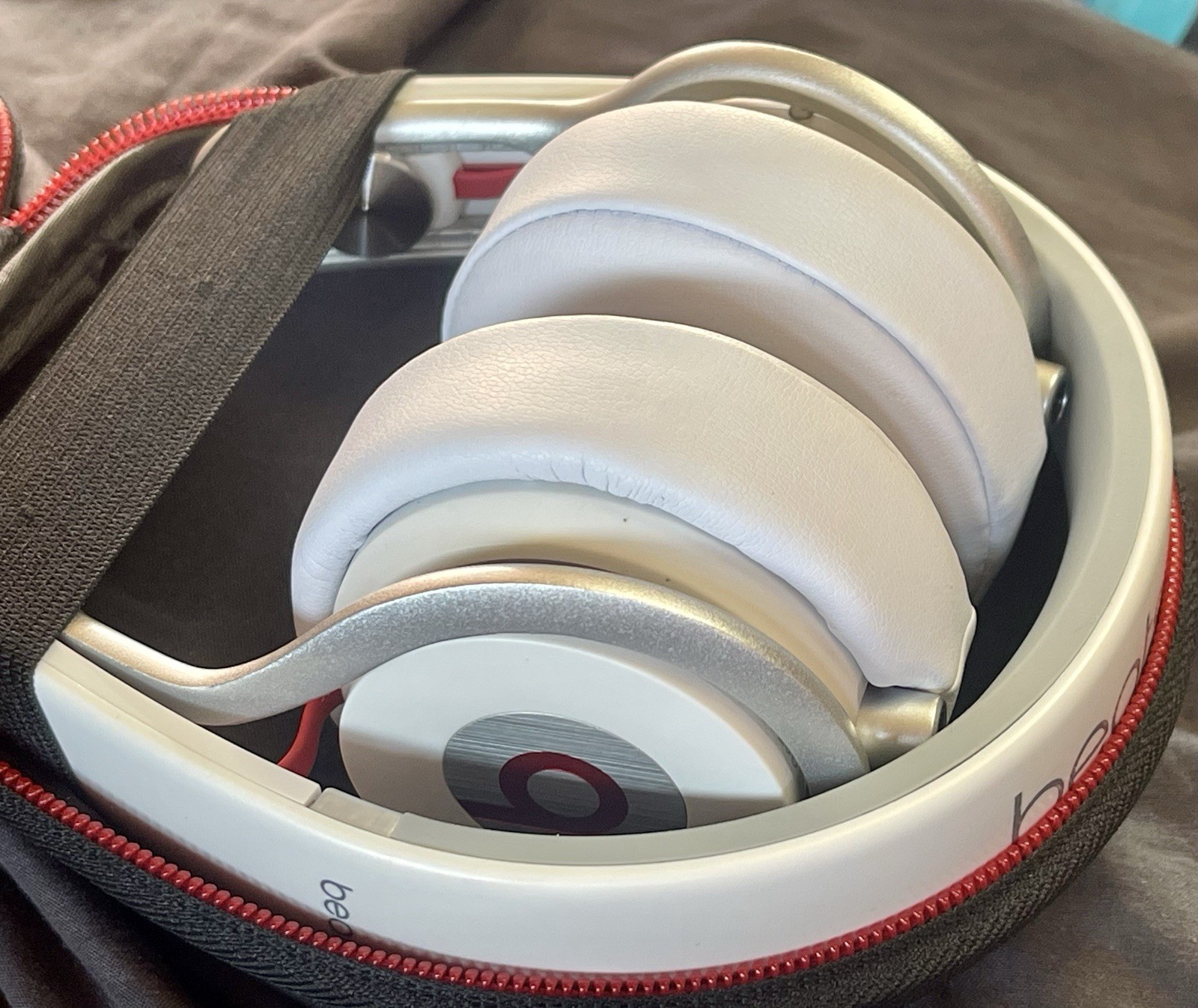 Beats Mixr Mixer Dj Professional Wired Headphones with Case White ⚪️ And ?