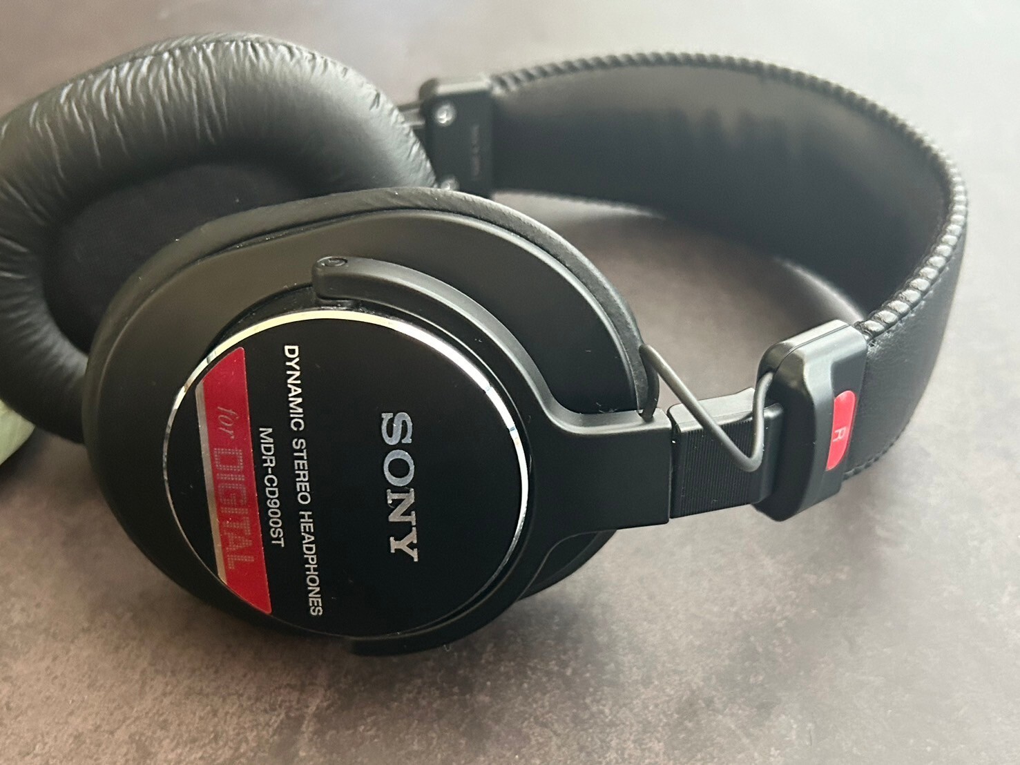 【MINT】 SONY MDR-CD900ST Stereo Headphones Professionals Black Fast Shipping