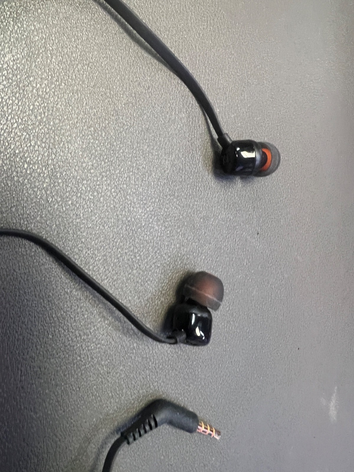 JBL Tune 110 wired in-ear earbuds 3.5mm earphones Pure Bass Sound-BLACK