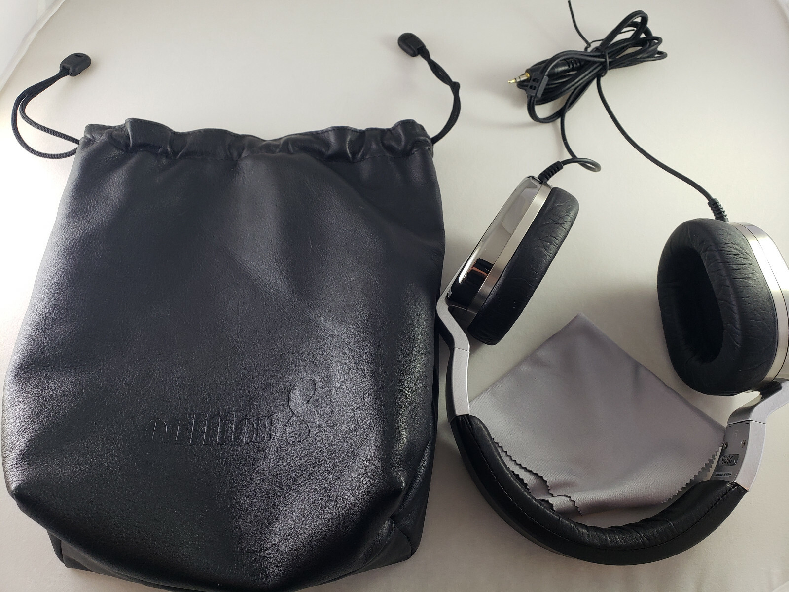 ULTRASONE Edition 8 Ruthenium Headphones – Silver/Black, gorgeous, barely used.