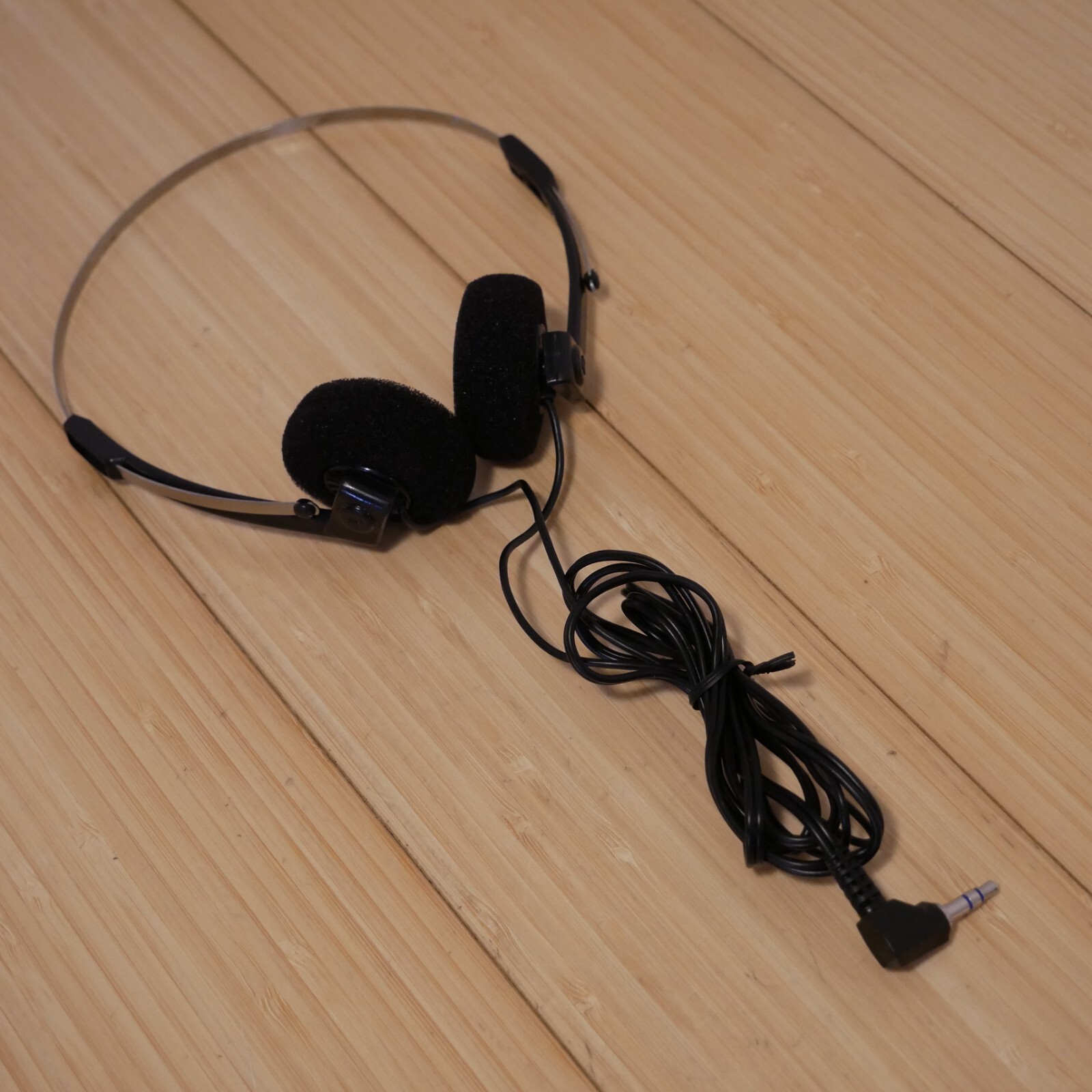 Vintage 1990s Generic Basic Corded Foam Headphones, Metal Frame, Black , Tested