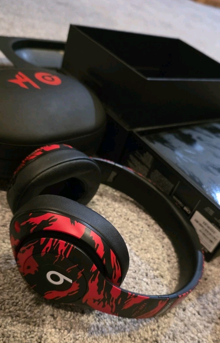Beats Studio 3 Faze Clan Wireless Headphones Limited Edition Out of Stock RARE