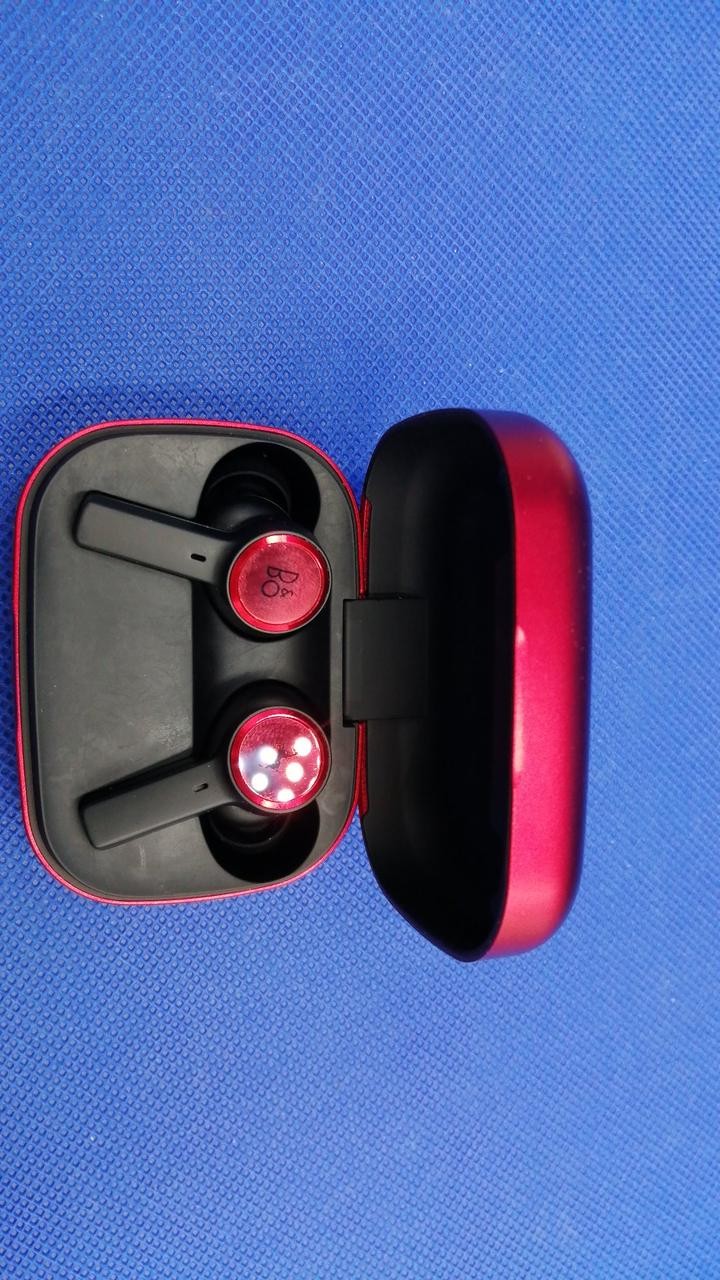 Bang & Olufsen Beoplay EX Ferrari Edition Red Earphones W/BOX