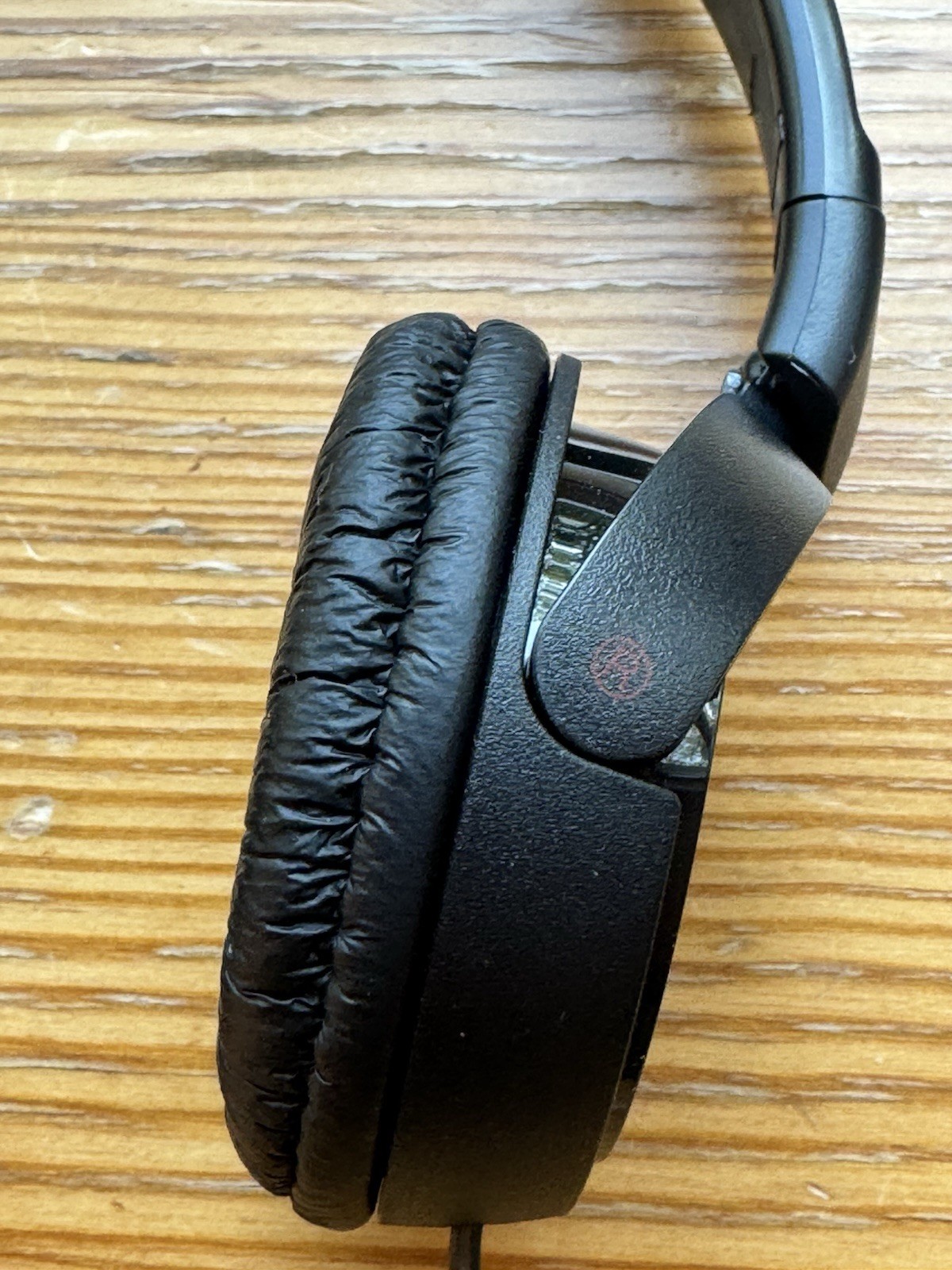 Sony MDR-ZX110 Wired Ear-Pad (On the Ear) Headband Headphones in Black. Used.