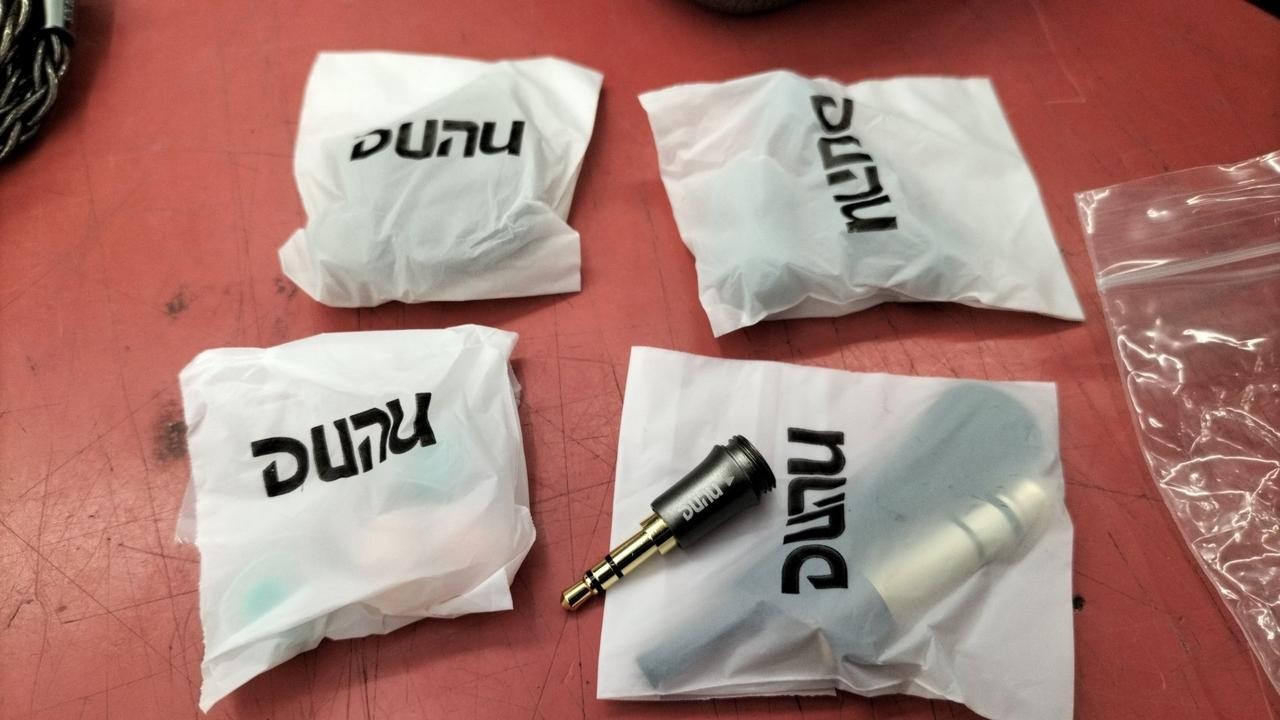 DUNU.TOP SOUND DAVINCI Earphones with Case and Ear Tips