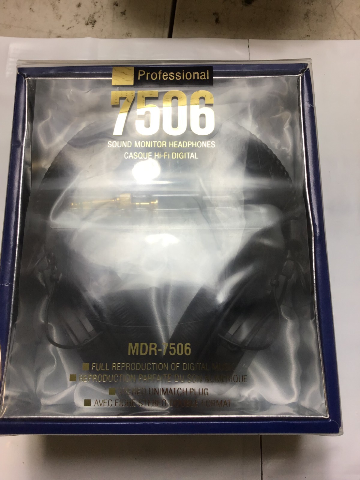 Sony – MDR-7506 – Professional Large Diaphragm Headphone – Black