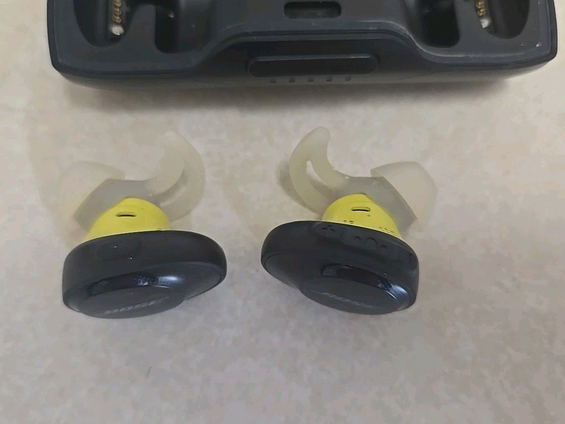 BOSE SoundSport Free Truly Wireless Sport Headphones – Midnight Blue/Citron