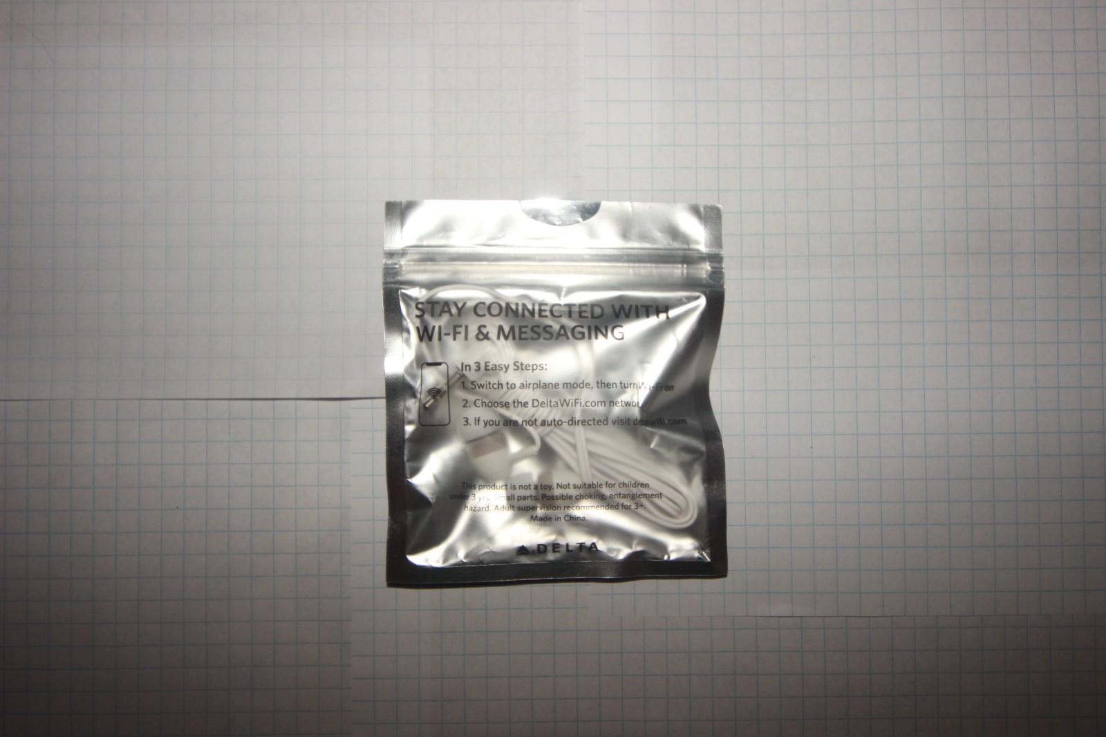 New DELTA Airlines Studio “Plug In Tune Out” Isolation Earbuds Headphones