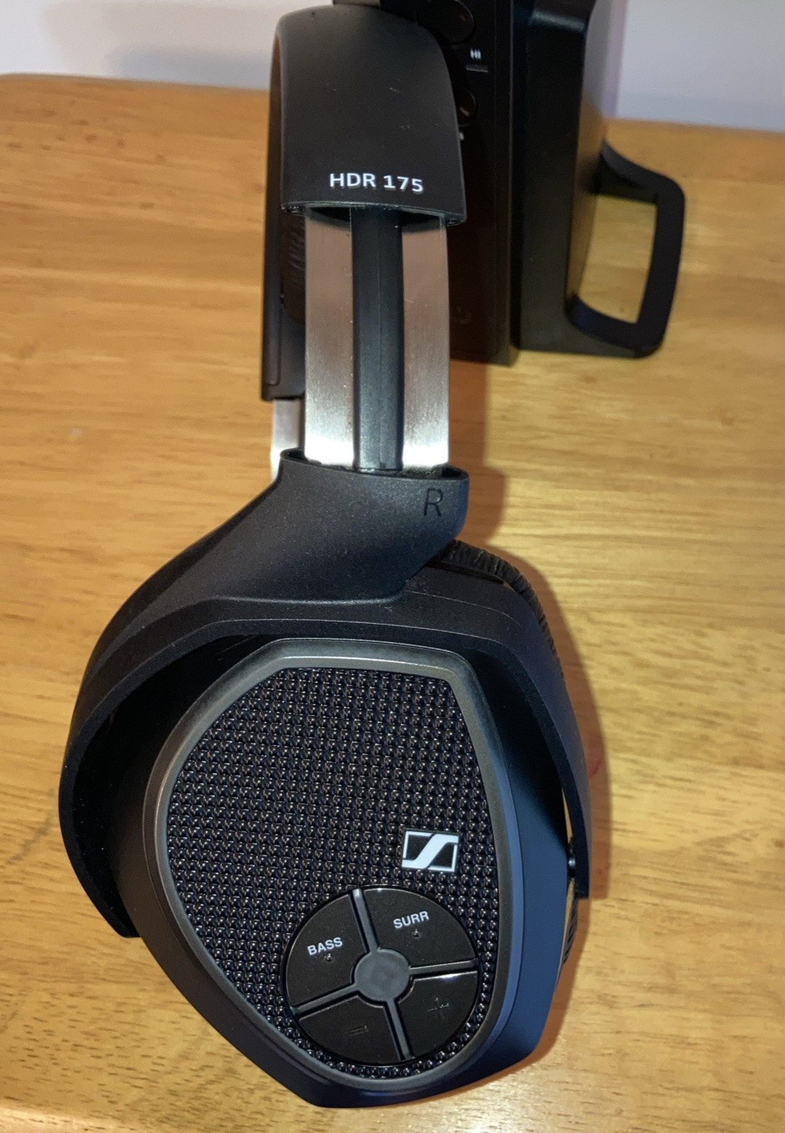 Sennheiser RS 175 RF Wireless TV Headphones Charging Dock Cables Manual