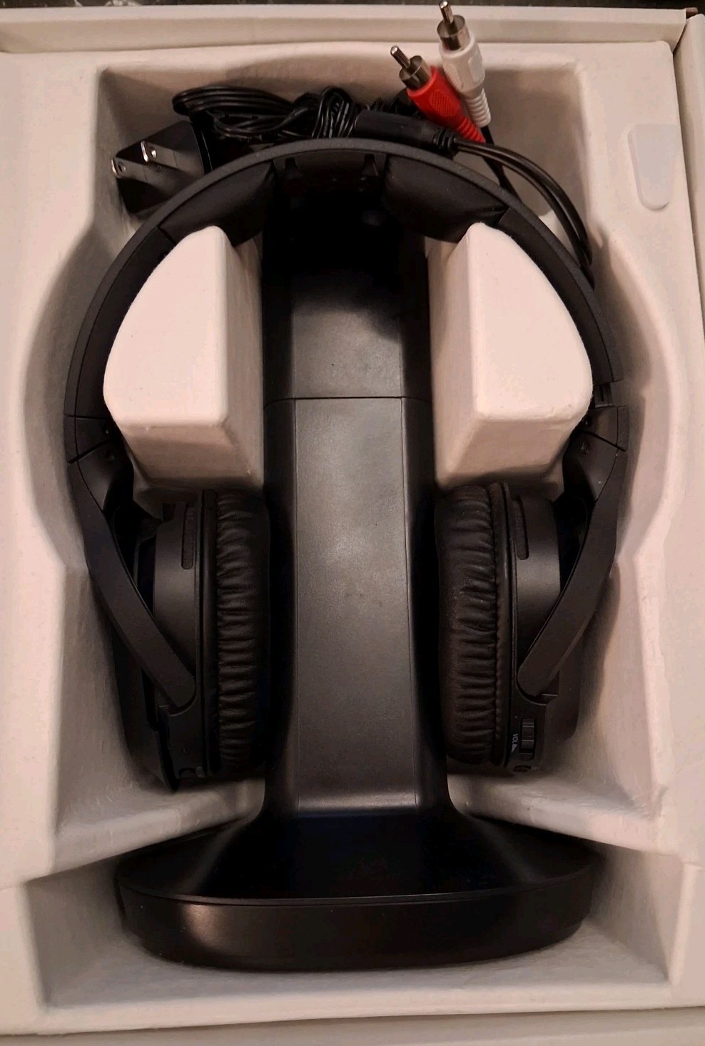 Sony WH RF400 Wireless Stereo Headphones with Transmitter Base