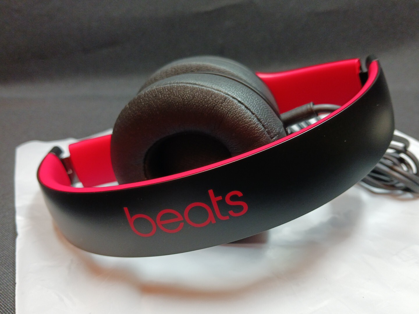 NEW! Beats by Dre Solo3 Wired Headphones Black and Red DEMO VERSION!!! READ!