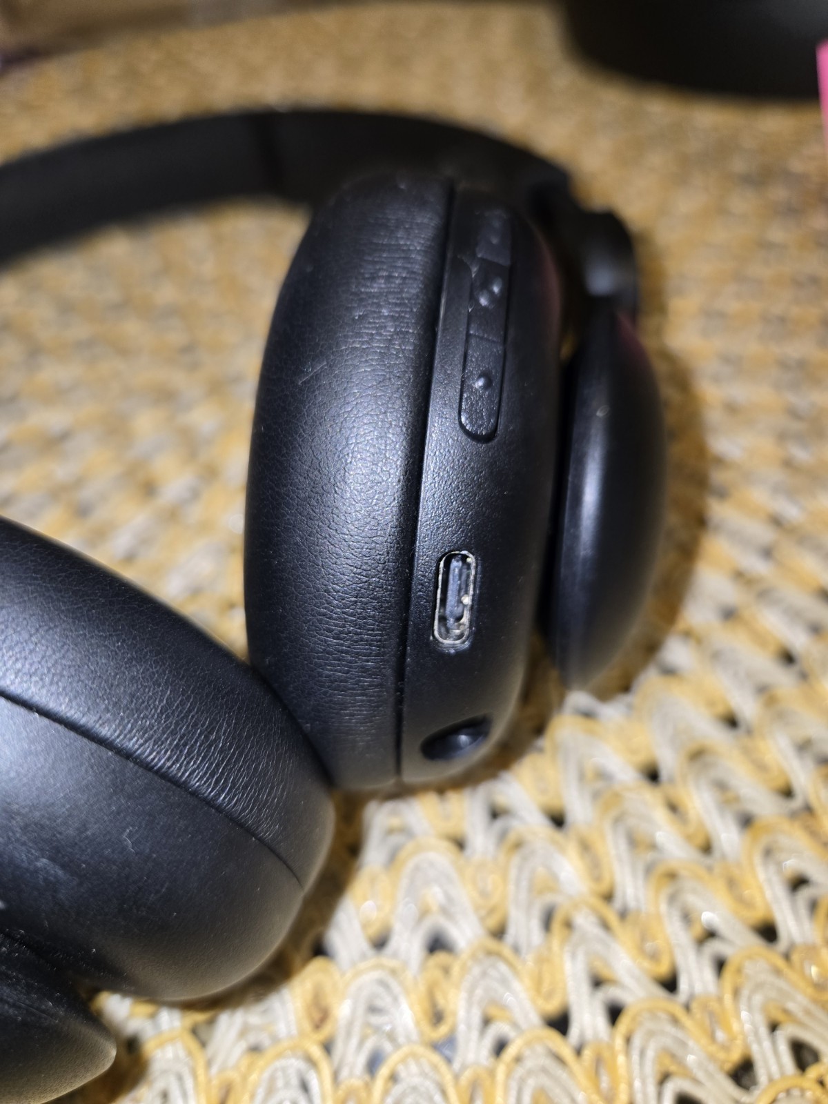 ONN Wireless Ear Headphones, Bluetooth, Microphone, Black Charger Not Included