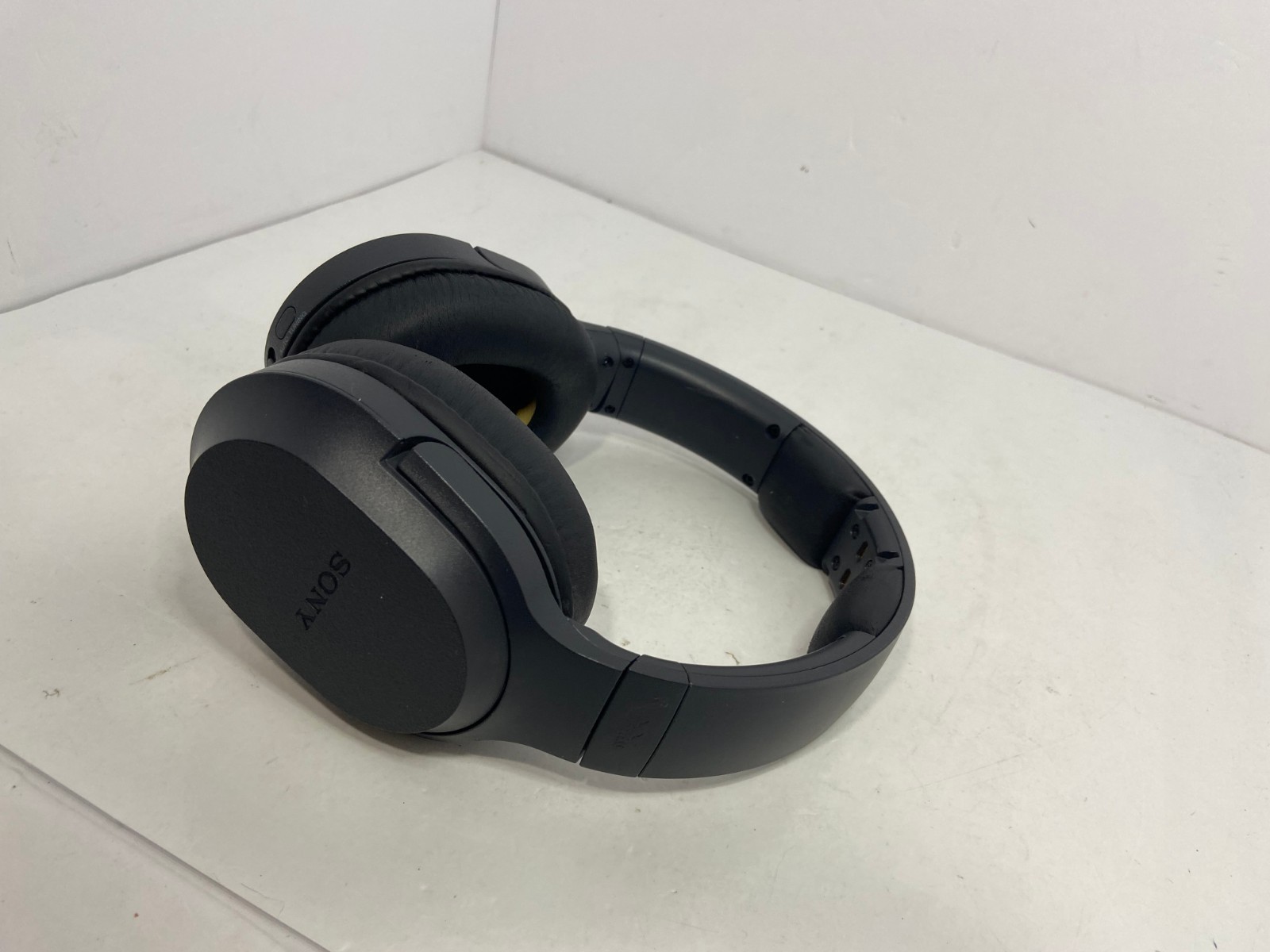 Sony WH-RF400 Wireless Over-Ear Headphones w/RF Stereo/TV Transmitter No Charger