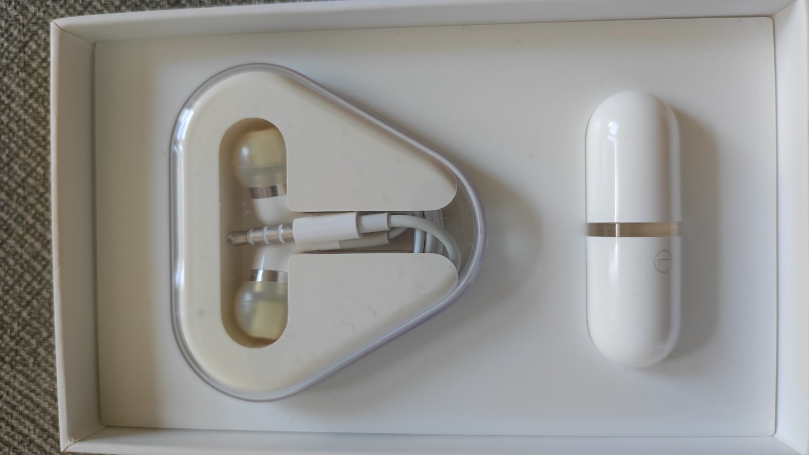 Apple In-Ear Headphones Remote Mic MA850G/B – Vintage Vg CIB Open Box NEW