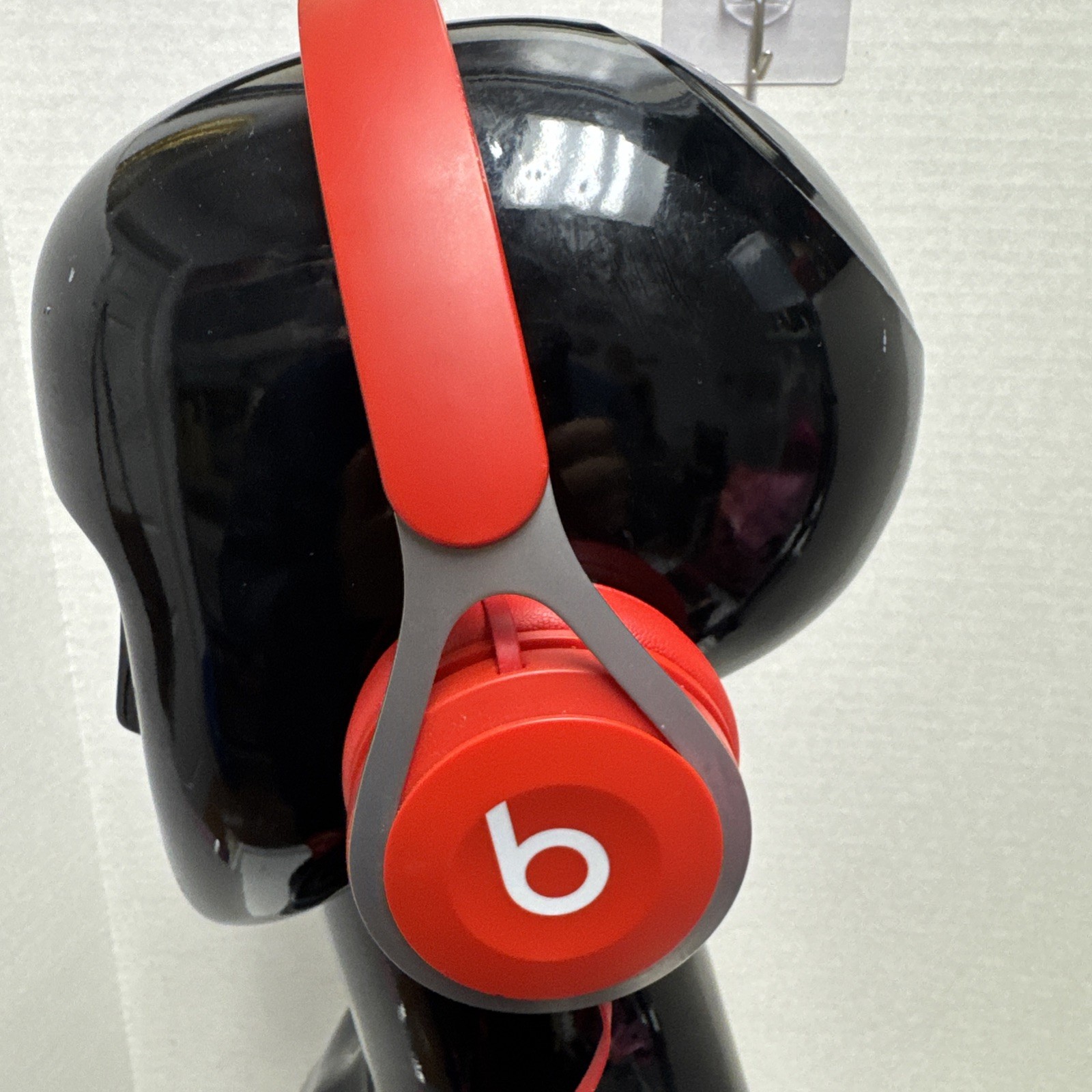 Beats by Dre Foam On Ear Wired Red Headphones Silver Metal Sides Unisex Powerful