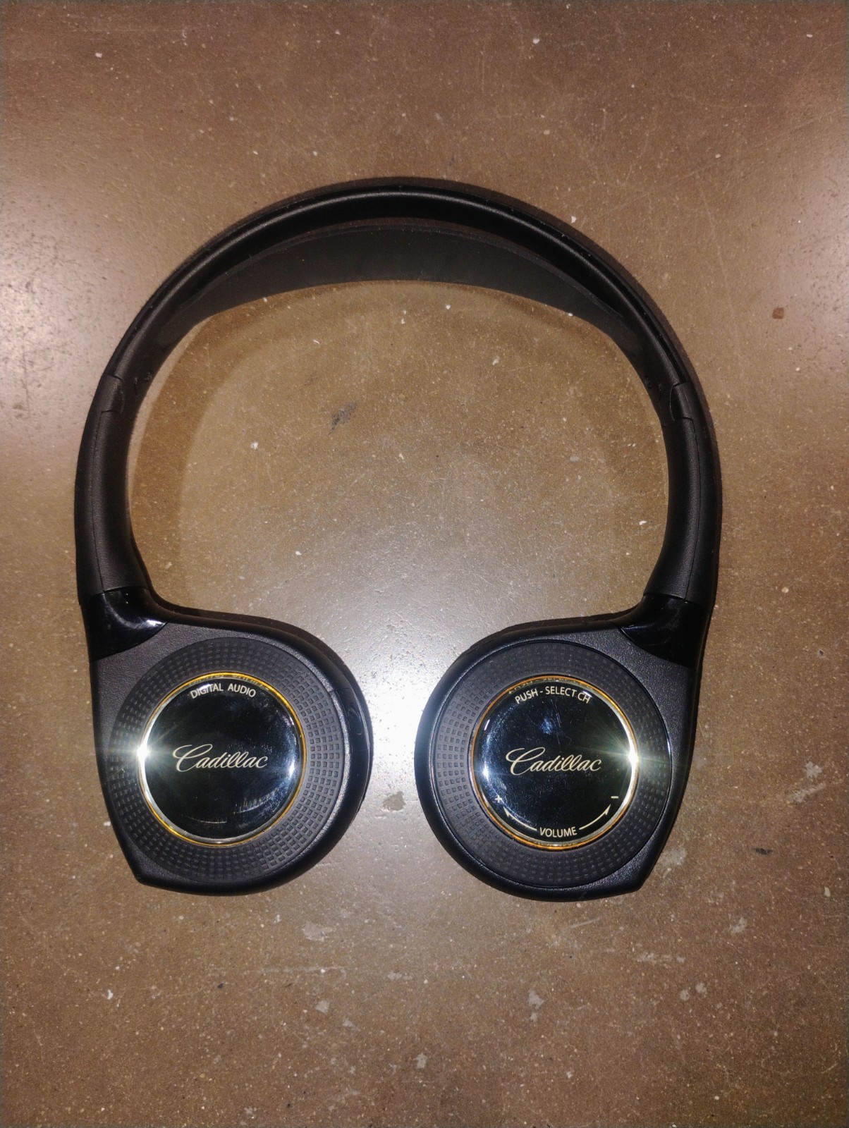 Genuine GM/CADILLAC Audio Wireless Digital Headphones