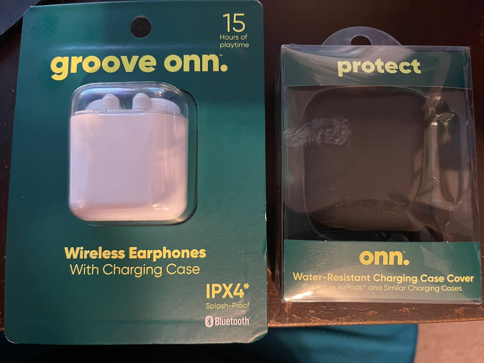 Groove Onn Wireless Earphones w/ Charging Case IPX4 And Case Cover