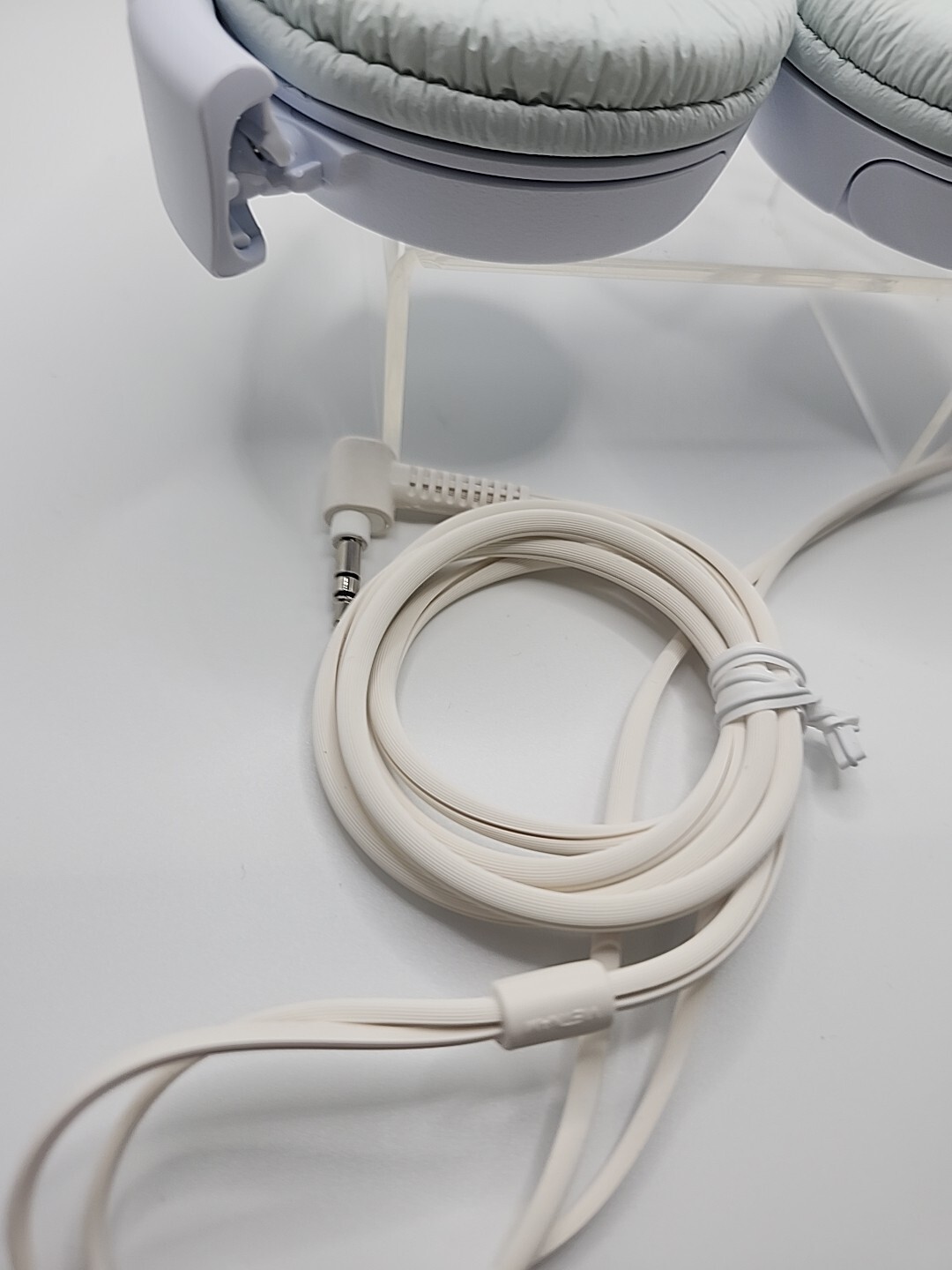 Sony MDR-ZX110 Ear-Pad (On the Ear) Headband Headphones – White