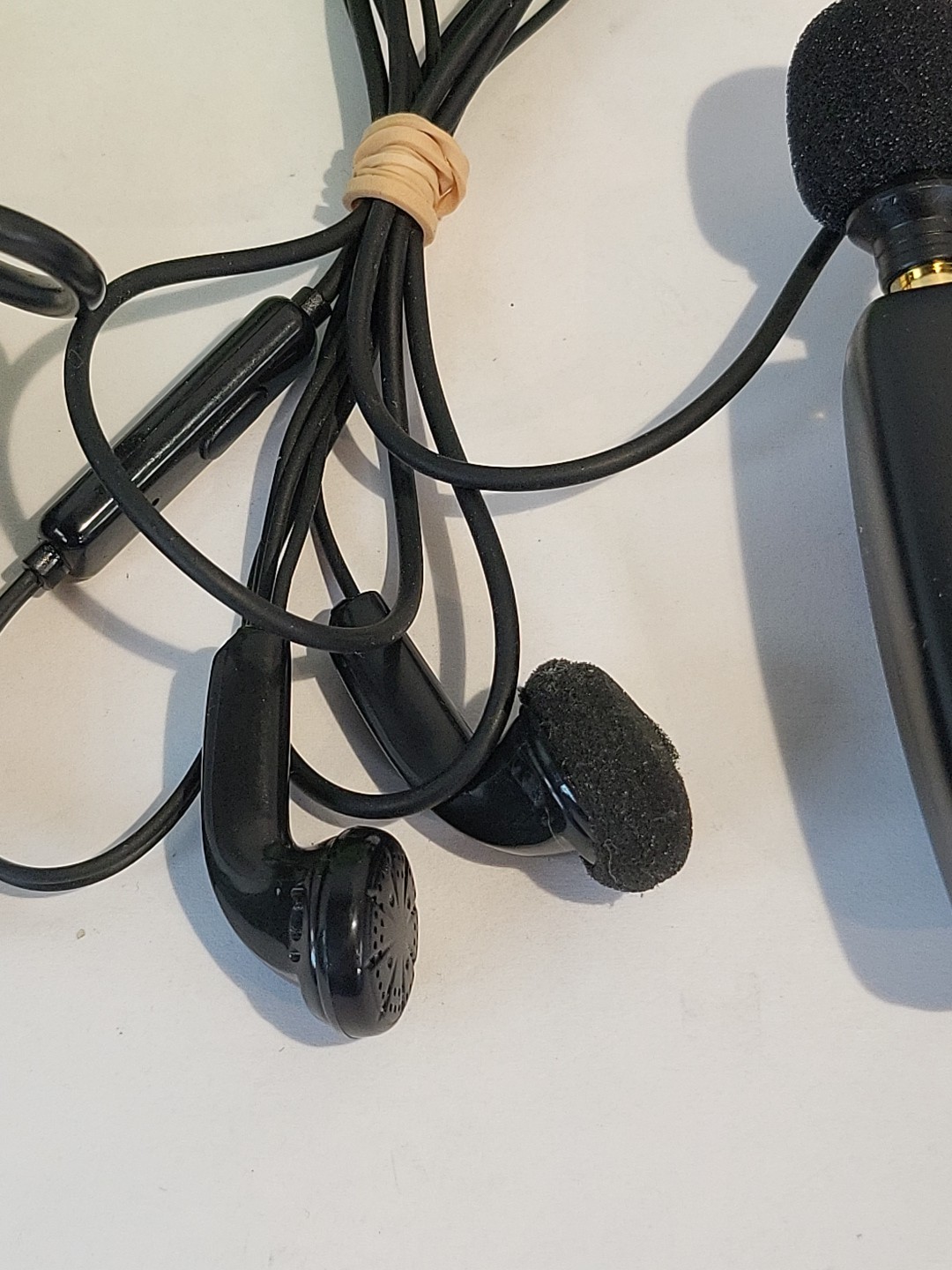 IROGER Rechargeable Hearing Amplifier Device+Charger +Earbuds Working Good