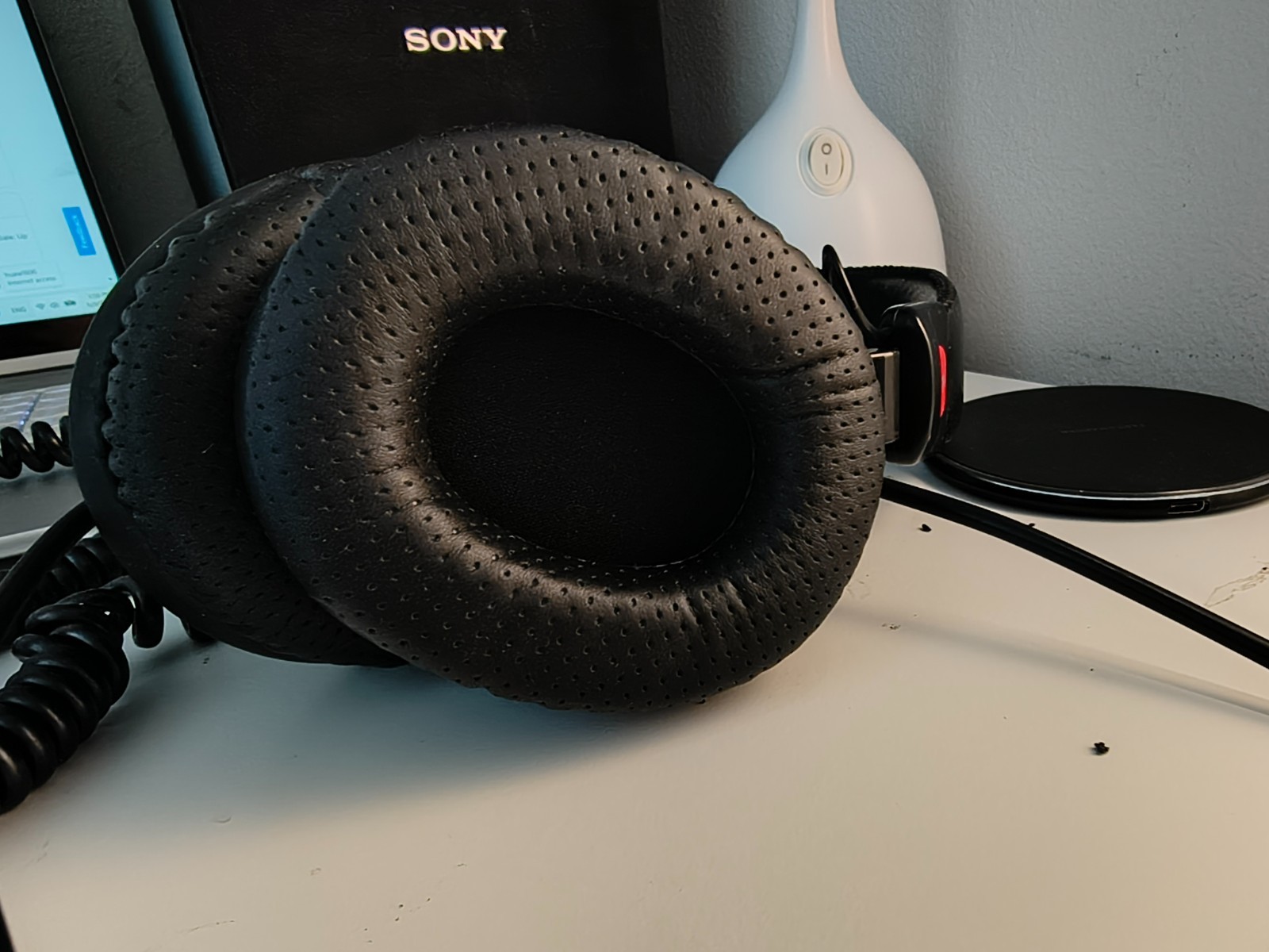 Sony MDR-V6 Over the Ear Headphones – Black