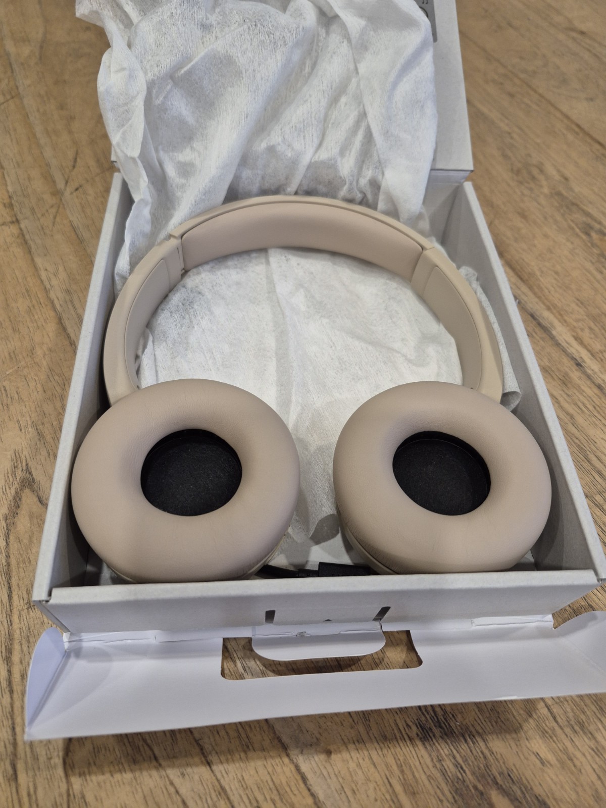 Sony WH-CH520 Over Ear Wireless Bluetooth Headphones WHCH520 – BEIGE