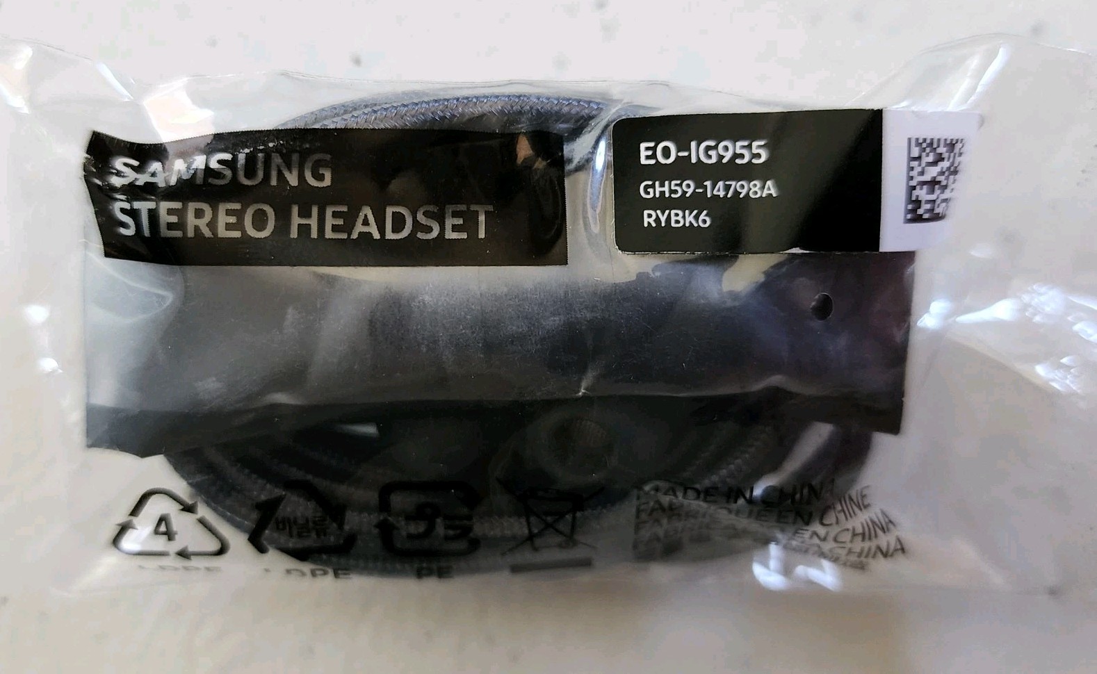 AKG EO-IG955 Samsung In-Ear Headphones Univ Compt w/ Built-in Microphone NIB