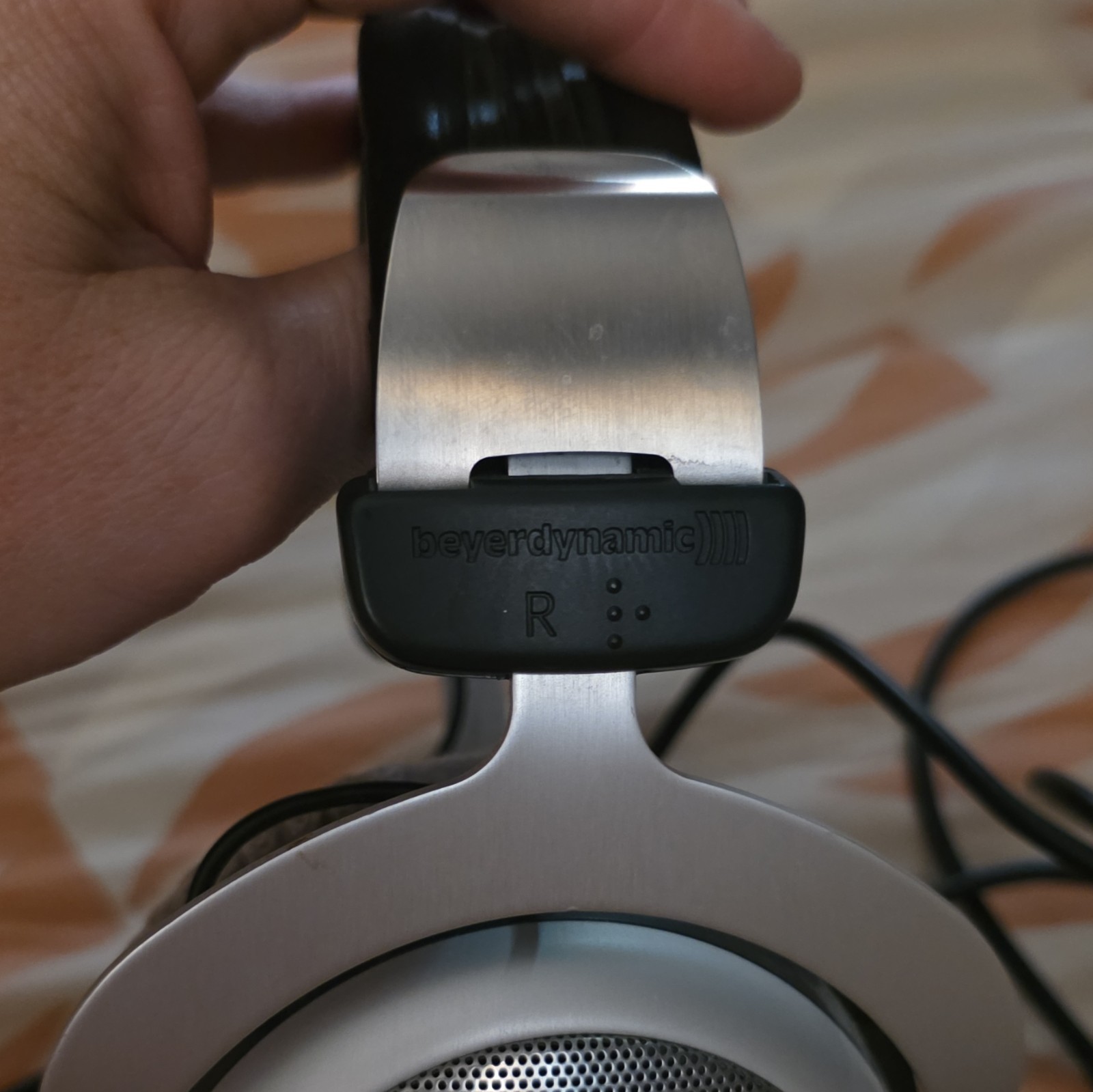 beyerdynamic DT 880 Open-Back Wired Over-Ear Headphones 250 Ohm Silver/Black