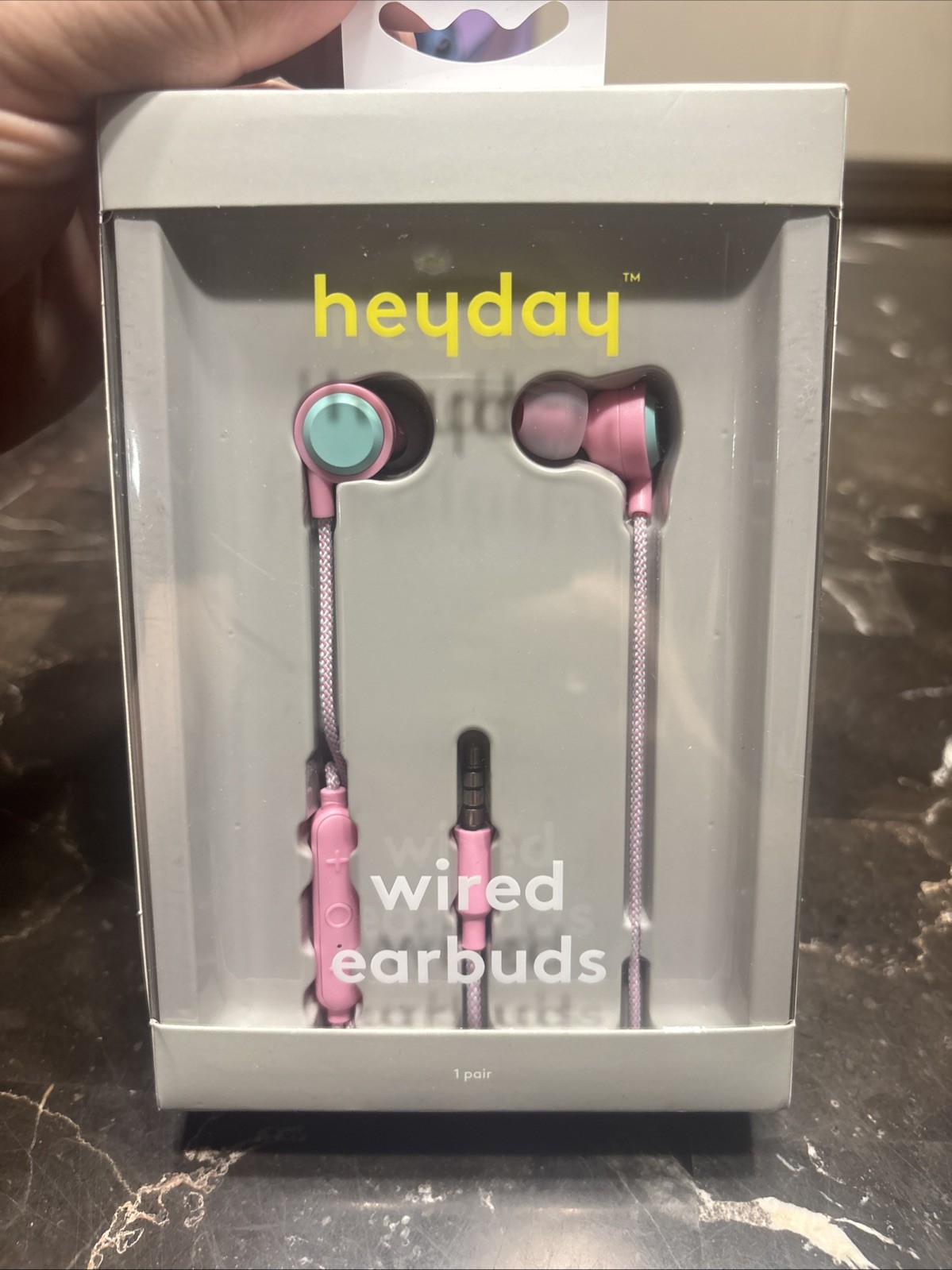 Heyday Wired Earbuds w/ Microphone 3.5mm Aux Jack Headphones Candy Pink (NEW)